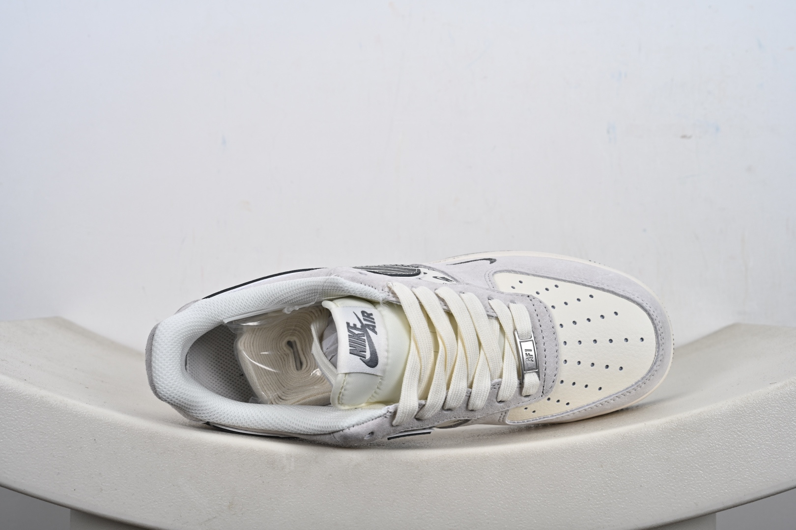 240 NIke Air Force 1 '07 Low 空军一号低帮 运动鞋 休闲鞋 JP8028-071