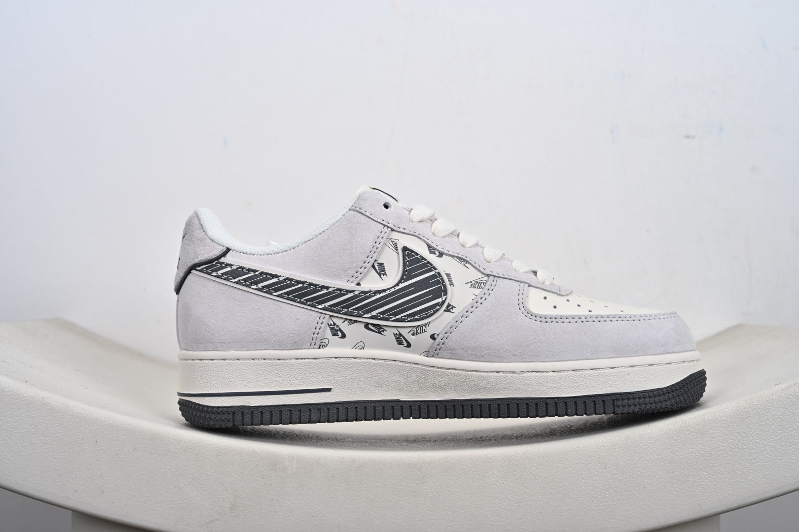 240 NIke Air Force 1 '07 Low 空军一号低帮 运动鞋 休闲鞋 JP8028-071
