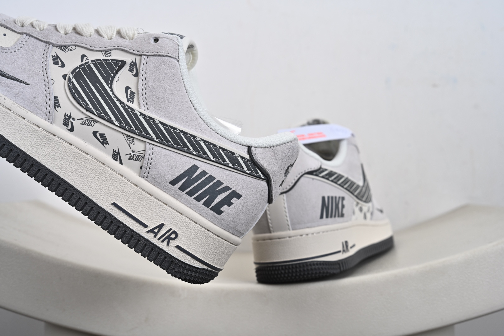 240 NIke Air Force 1 '07 Low 空军一号低帮 运动鞋 休闲鞋 JP8028-071
