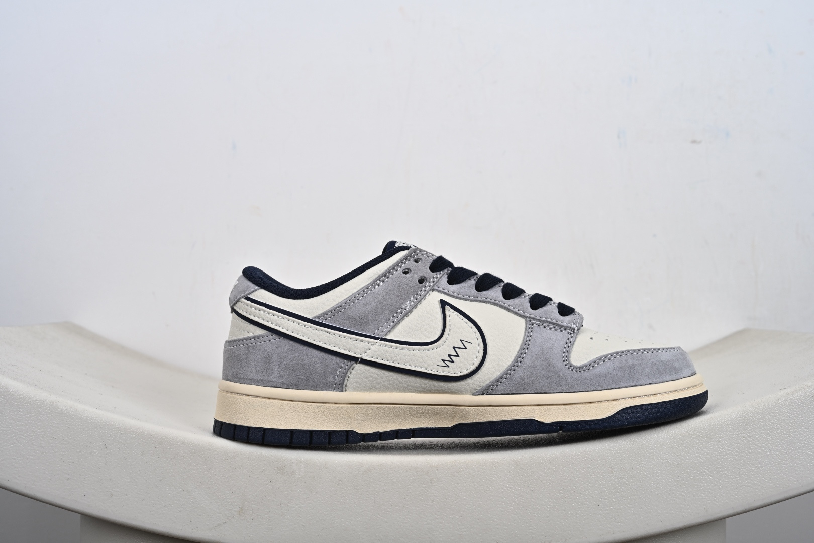 260 定制版SB Dunk Low“ 迪联名—雾霾蓝” 周年高端定制 低帮休闲板鞋 DN3168-014