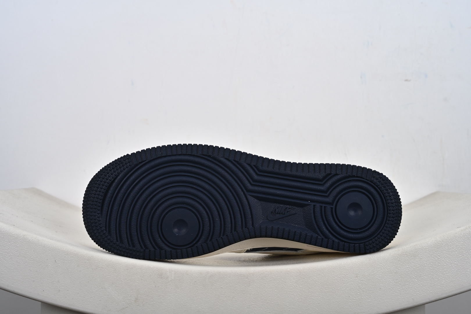 240 NIke Air Force 1 '07 Low 空军一号低帮 运动鞋 休闲鞋 XS1958-628-Chinese UA Cheap High Quatity Brand Clothes Bags handbags Sneakers wholesale wholesaler seller from China Factory suppliers Fashion Clothing Shoes best Quality Beautiful Price 240 NIke Air Force 1 '07 Low 空军一号低帮 运动鞋 休闲鞋 XS1958-628