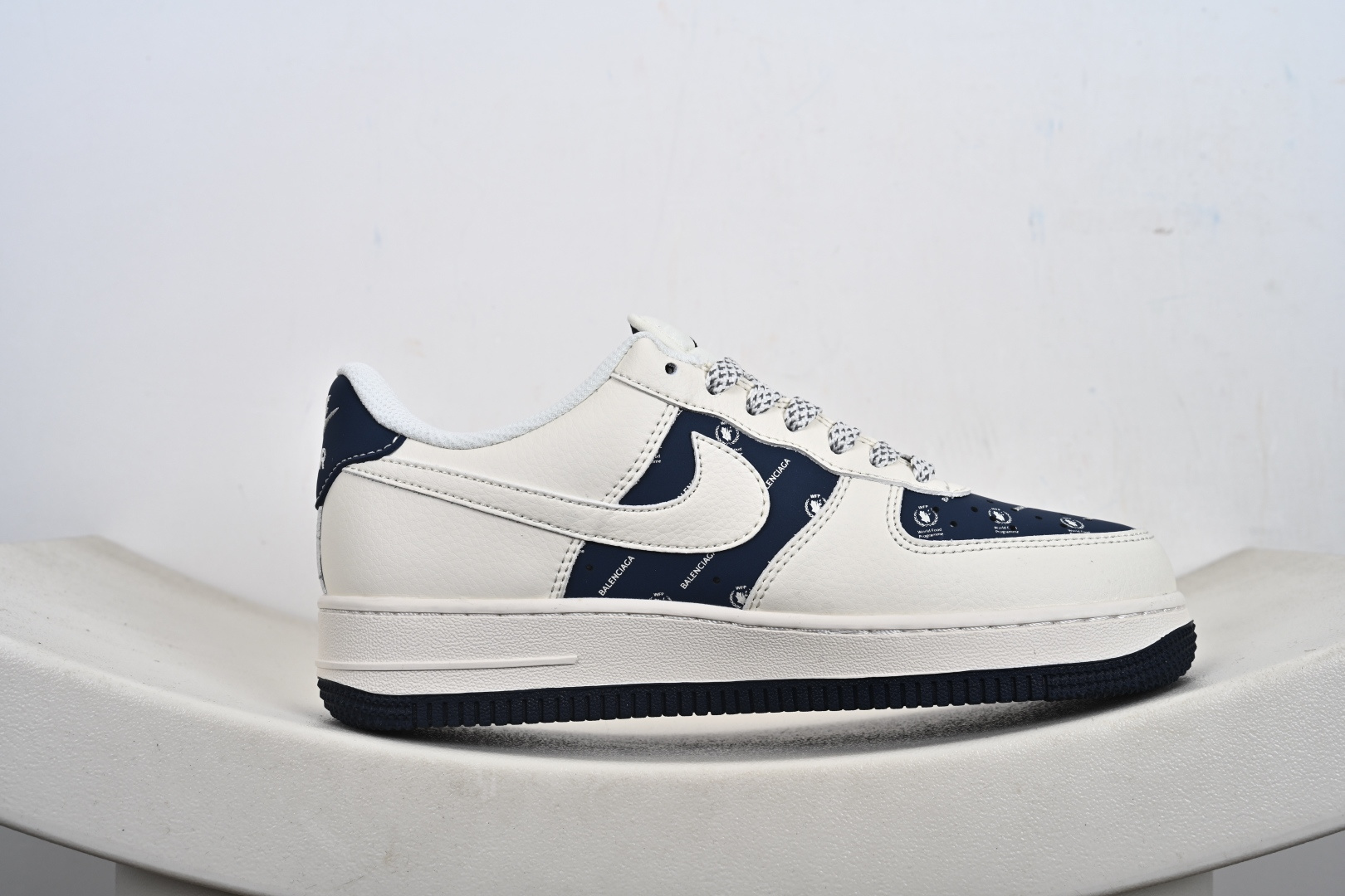240 NIke Air Force 1 '07 Low 空军一号低帮 运动鞋 休闲鞋 XS1958-628-Chinese UA Cheap High Quatity Brand Clothes Bags handbags Sneakers wholesale wholesaler seller from China Factory suppliers Fashion Clothing Shoes best Quality Beautiful Price 240 NIke Air Force 1 '07 Low 空军一号低帮 运动鞋 休闲鞋 XS1958-628