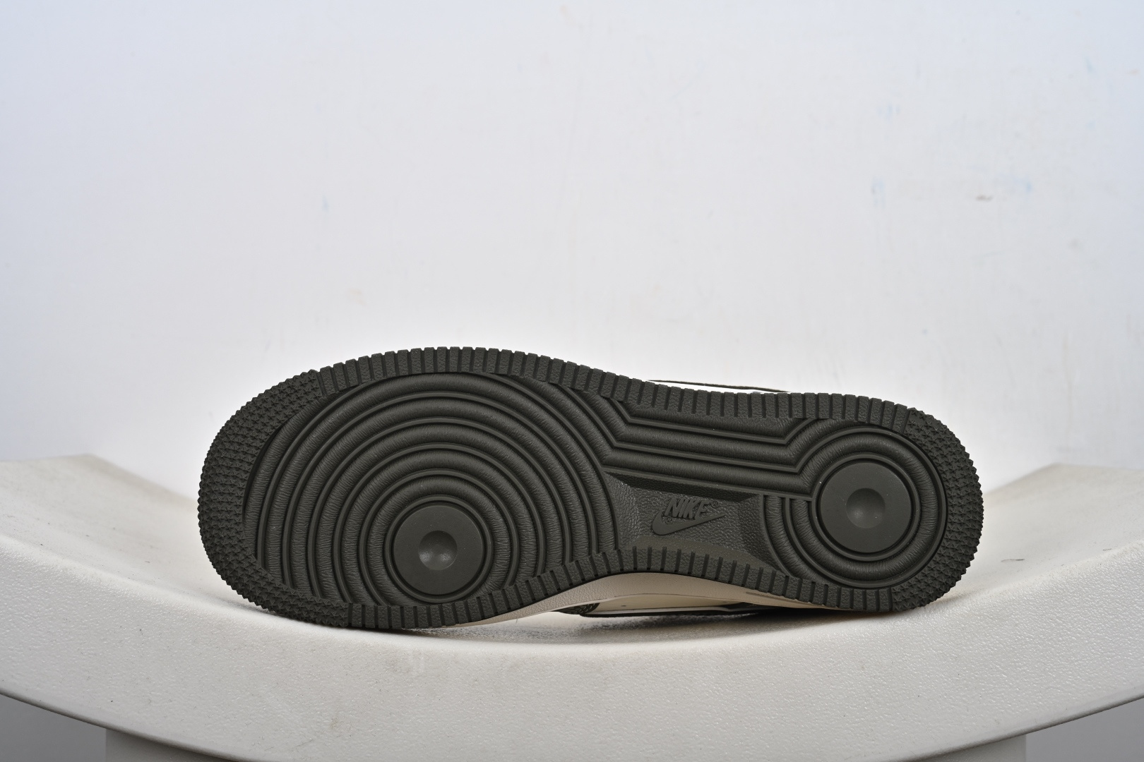 240 NIke Air Force 1 '07 Low 空军一号低帮 运动鞋 休闲鞋 XS1958-623-Chinese UA Cheap High Quatity Brand Clothes Bags handbags Sneakers wholesale wholesaler seller from China Factory suppliers Fashion Clothing Shoes best Quality Beautiful Price 240 NIke Air Force 1 '07 Low 空军一号低帮 运动鞋 休闲鞋 XS1958-623