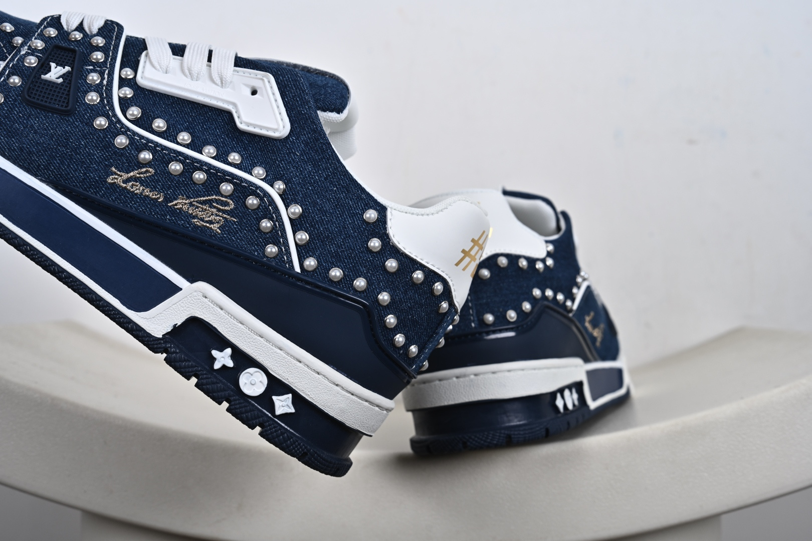 200 LV路易威登Louis Vuitton Trainer Low Sneaker 面包版系列低帮休闲运动文化百搭篮球板鞋