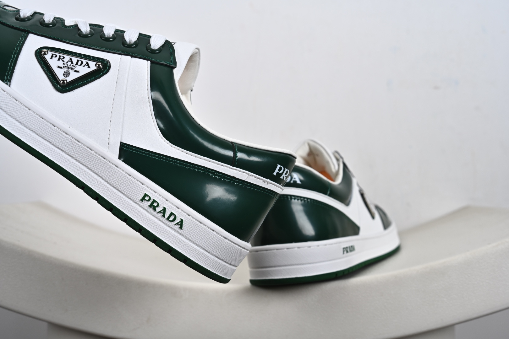 380 PRADA 普拉达 Prada Downtown 低帮休闲板鞋-Chinese UA Cheap High Quatity Brand Clothes Bags handbags Sneakers wholesale wholesaler seller from China Factory suppliers Fashion Clothing Shoes best Quality Beautiful Price 380 PRADA 普拉达 Prada Downtown 低帮休闲板鞋