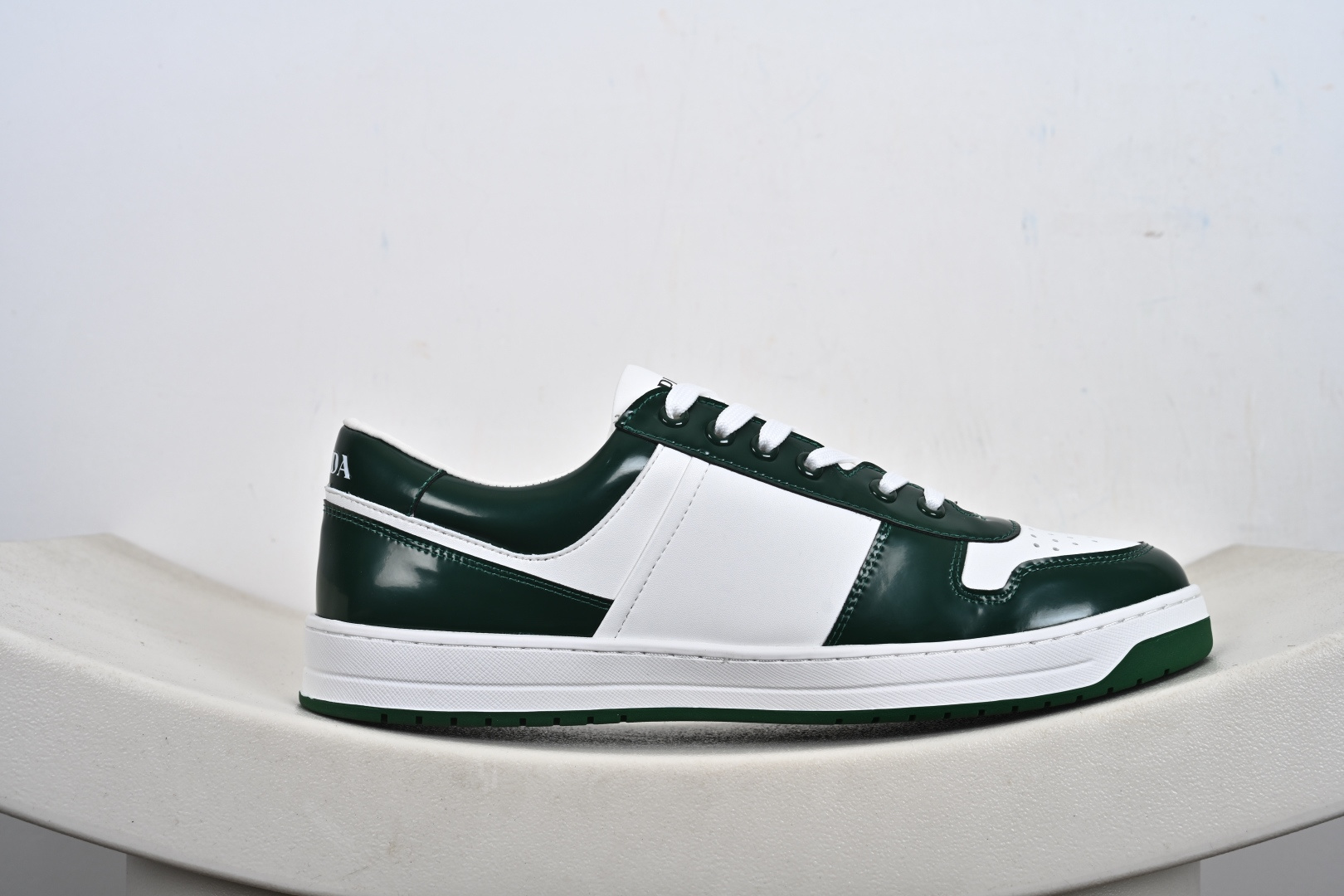 380 PRADA 普拉达 Prada Downtown 低帮休闲板鞋-Chinese UA Cheap High Quatity Brand Clothes Bags handbags Sneakers wholesale wholesaler seller from China Factory suppliers Fashion Clothing Shoes best Quality Beautiful Price 380 PRADA 普拉达 Prada Downtown 低帮休闲板鞋