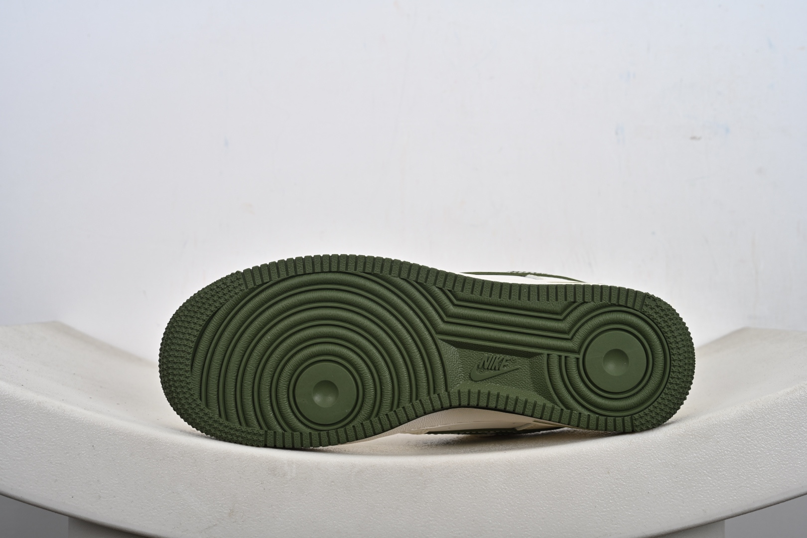 240 Nike Air Force 1 '07 Low “Supreme联名——米红织标绿勾”空军一号 低帮 运动鞋 QW5606-273