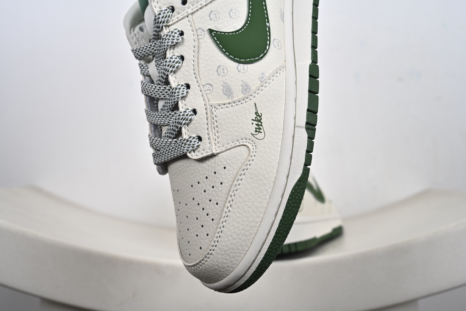 260 Nike SB Dunk Low 鬼脸联名 DS6608-018-Chinese UA Cheap High Quatity Brand Clothes Bags handbags Sneakers wholesale wholesaler seller from China Factory suppliers Fashion Clothing Shoes best Quality Beautiful Price 260 Nike SB Dunk Low 鬼脸联名 DS6608-018