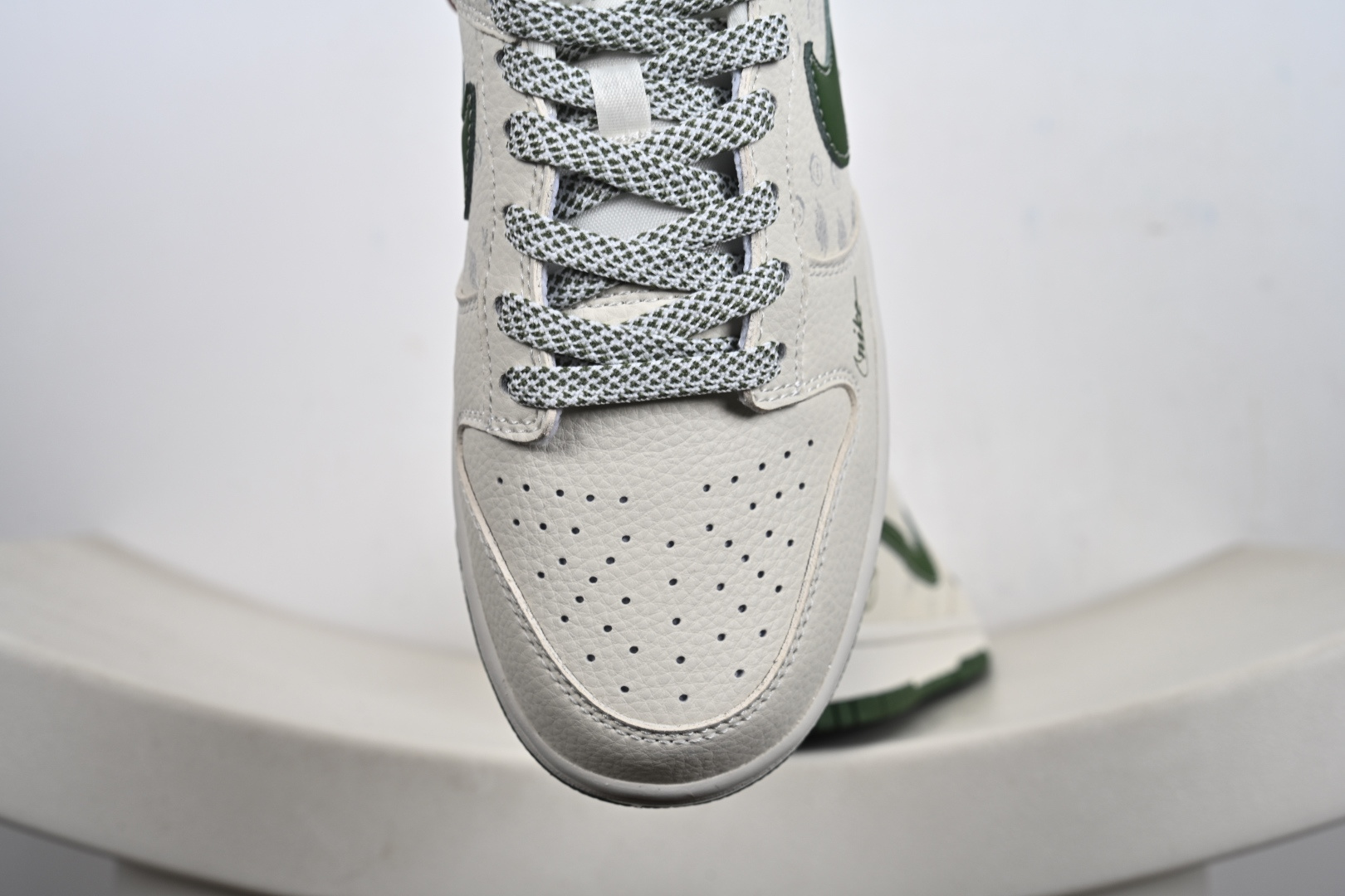 260 Nike SB Dunk Low 鬼脸联名 DS6608-018-Chinese UA Cheap High Quatity Brand Clothes Bags handbags Sneakers wholesale wholesaler seller from China Factory suppliers Fashion Clothing Shoes best Quality Beautiful Price 260 Nike SB Dunk Low 鬼脸联名 DS6608-018