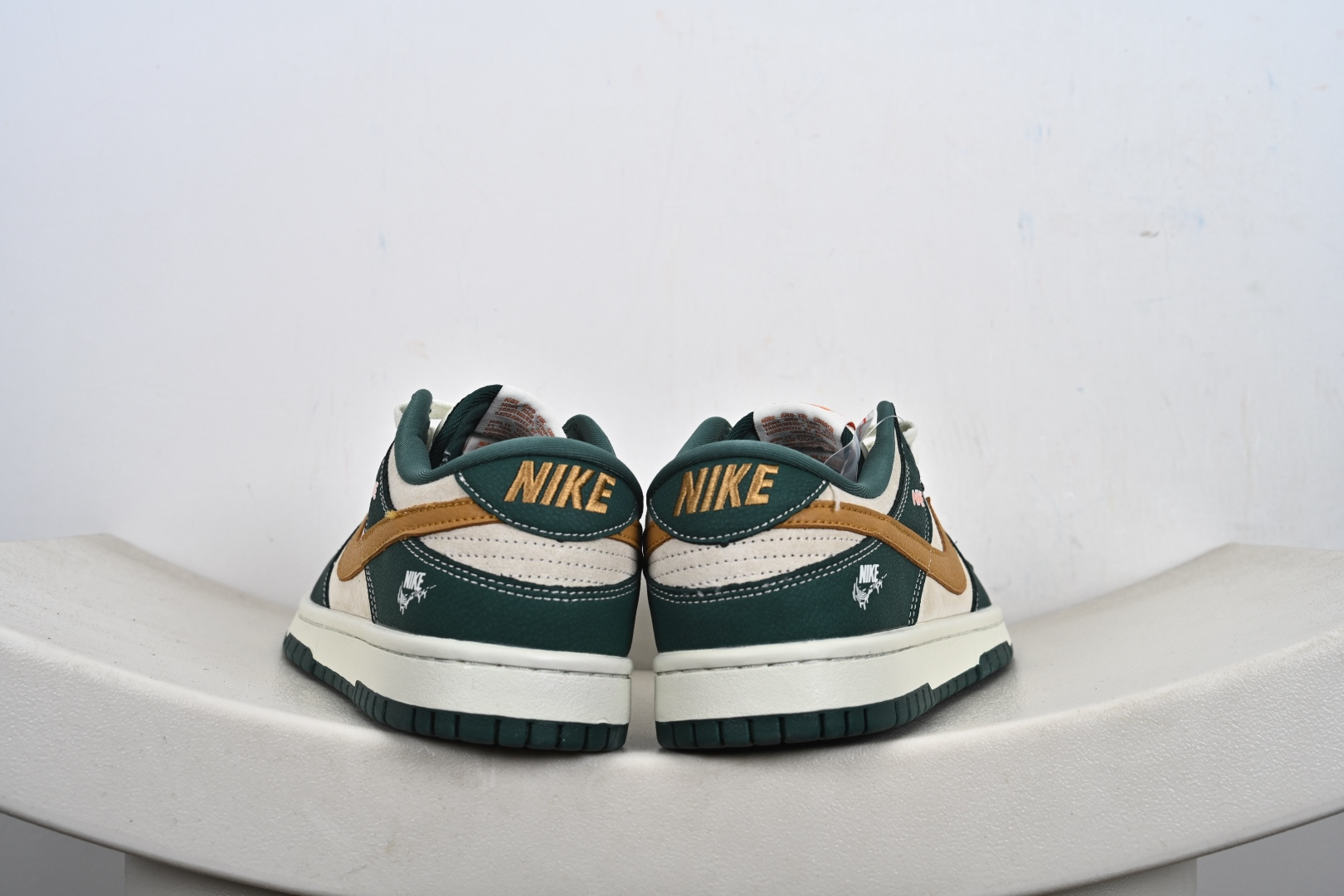 定制版Nike SB Dunk Low 卡其绿 高端定制 低帮休闲板鞋 YF9511-921