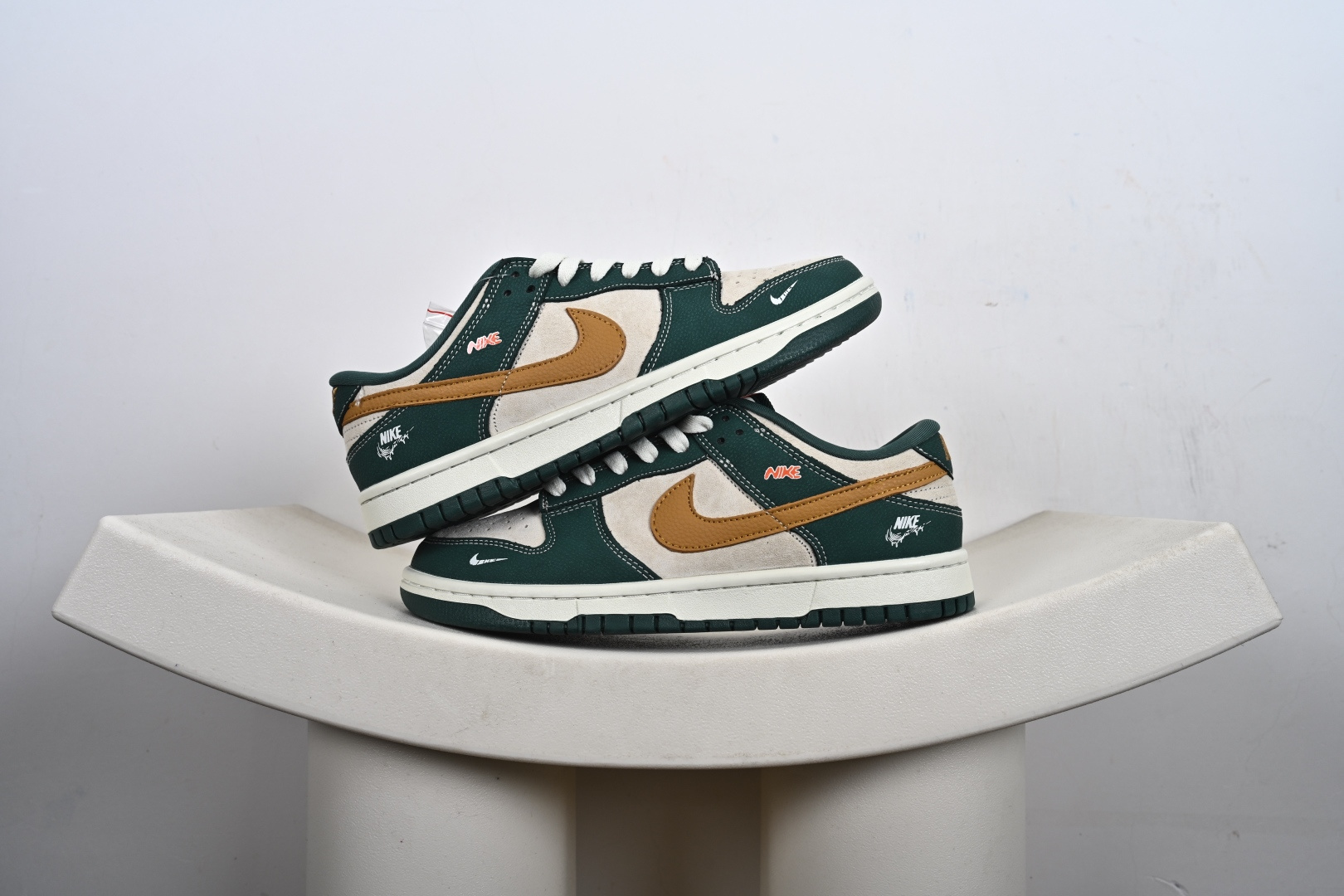 定制版Nike SB Dunk Low 卡其绿 高端定制 低帮休闲板鞋 YF9511-921