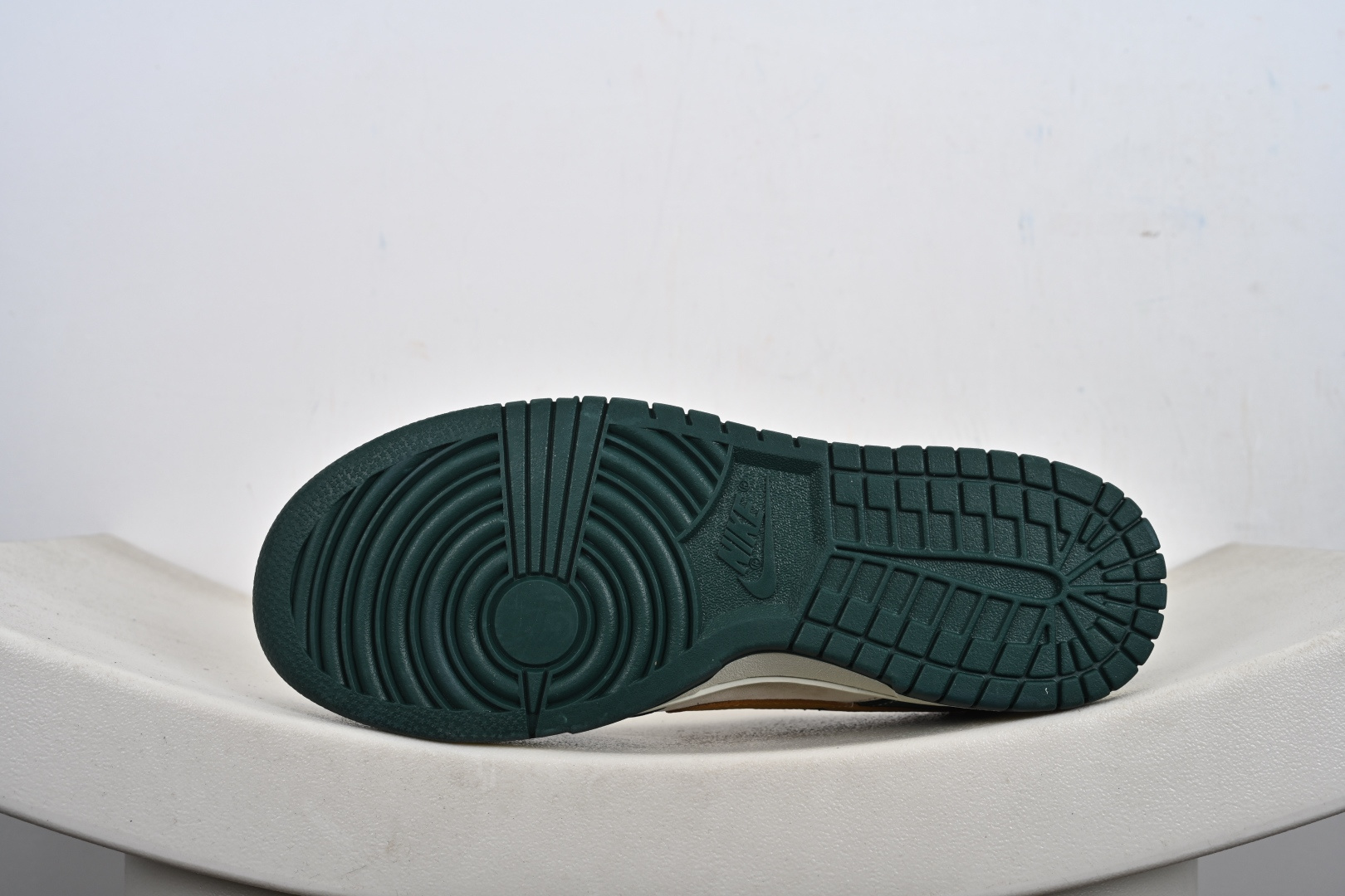 定制版Nike SB Dunk Low 卡其绿 高端定制 低帮休闲板鞋 YF9511-921