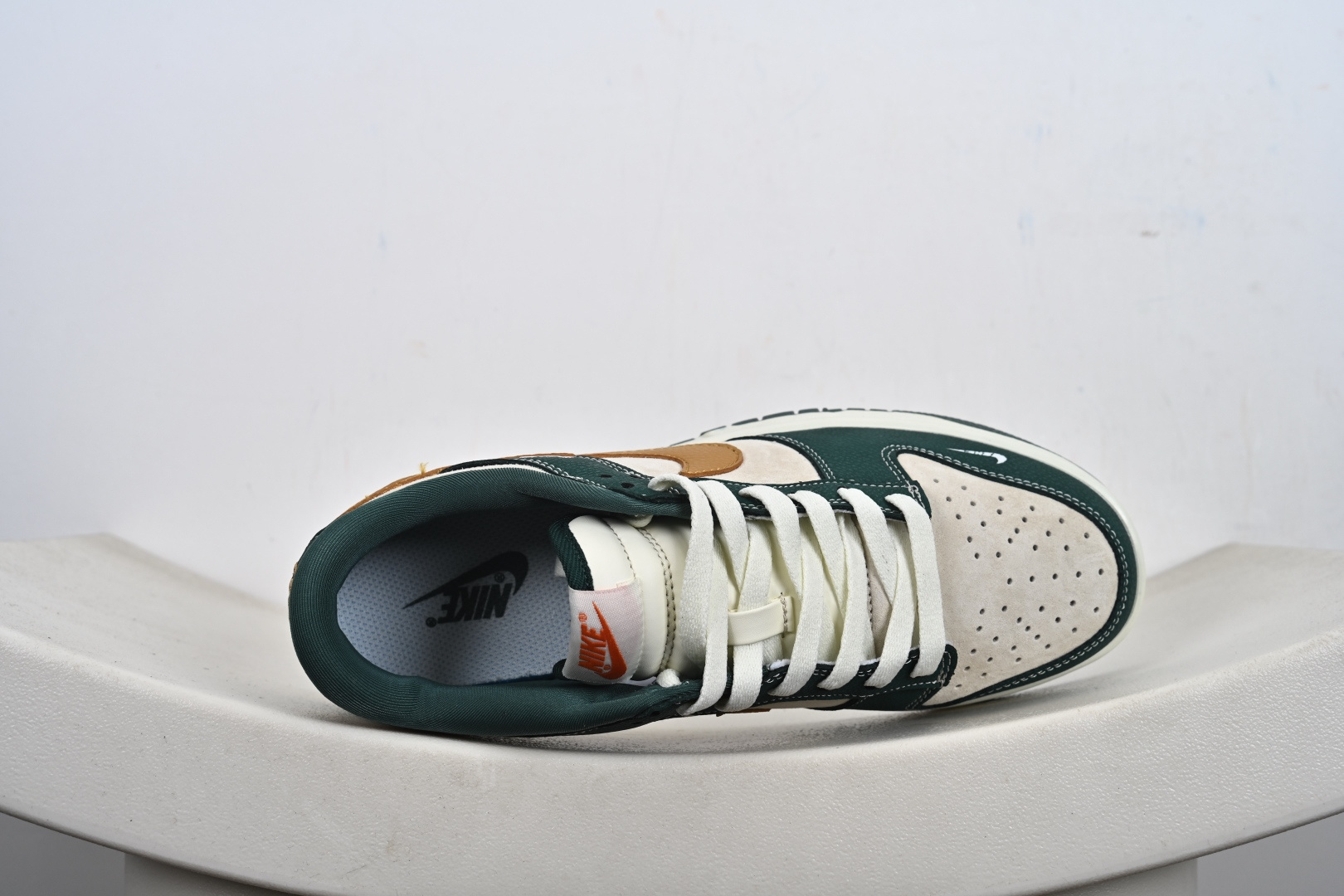 定制版Nike SB Dunk Low 卡其绿 高端定制 低帮休闲板鞋 YF9511-921