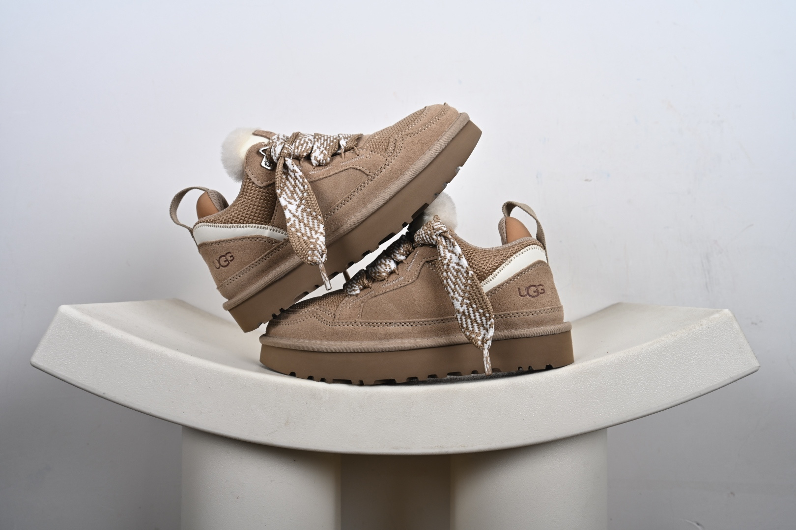 UGG Classic Uitra Mini 梅尔双色拼接鞋带低帮休闲鞋 1144032