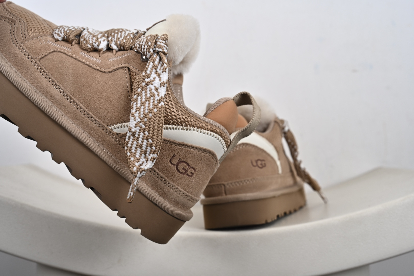 UGG Classic Uitra Mini 梅尔双色拼接鞋带低帮休闲鞋 1144032