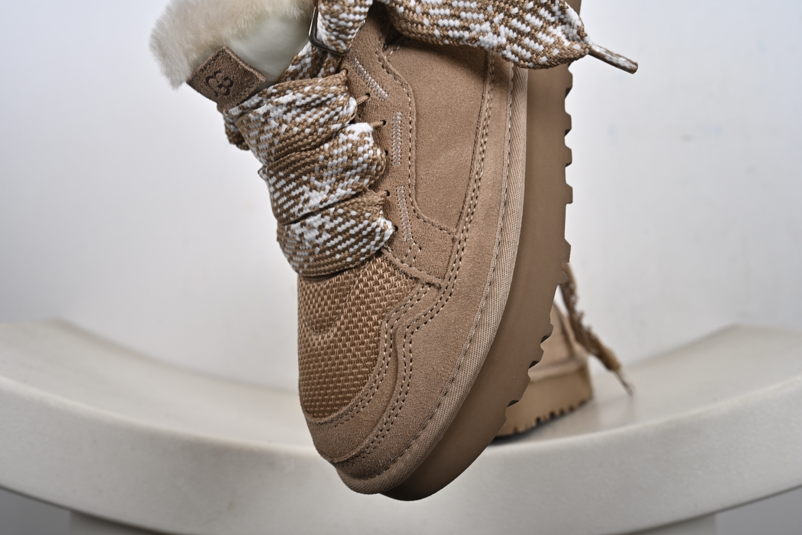 UGG Classic Uitra Mini 梅尔双色拼接鞋带低帮休闲鞋 1144032