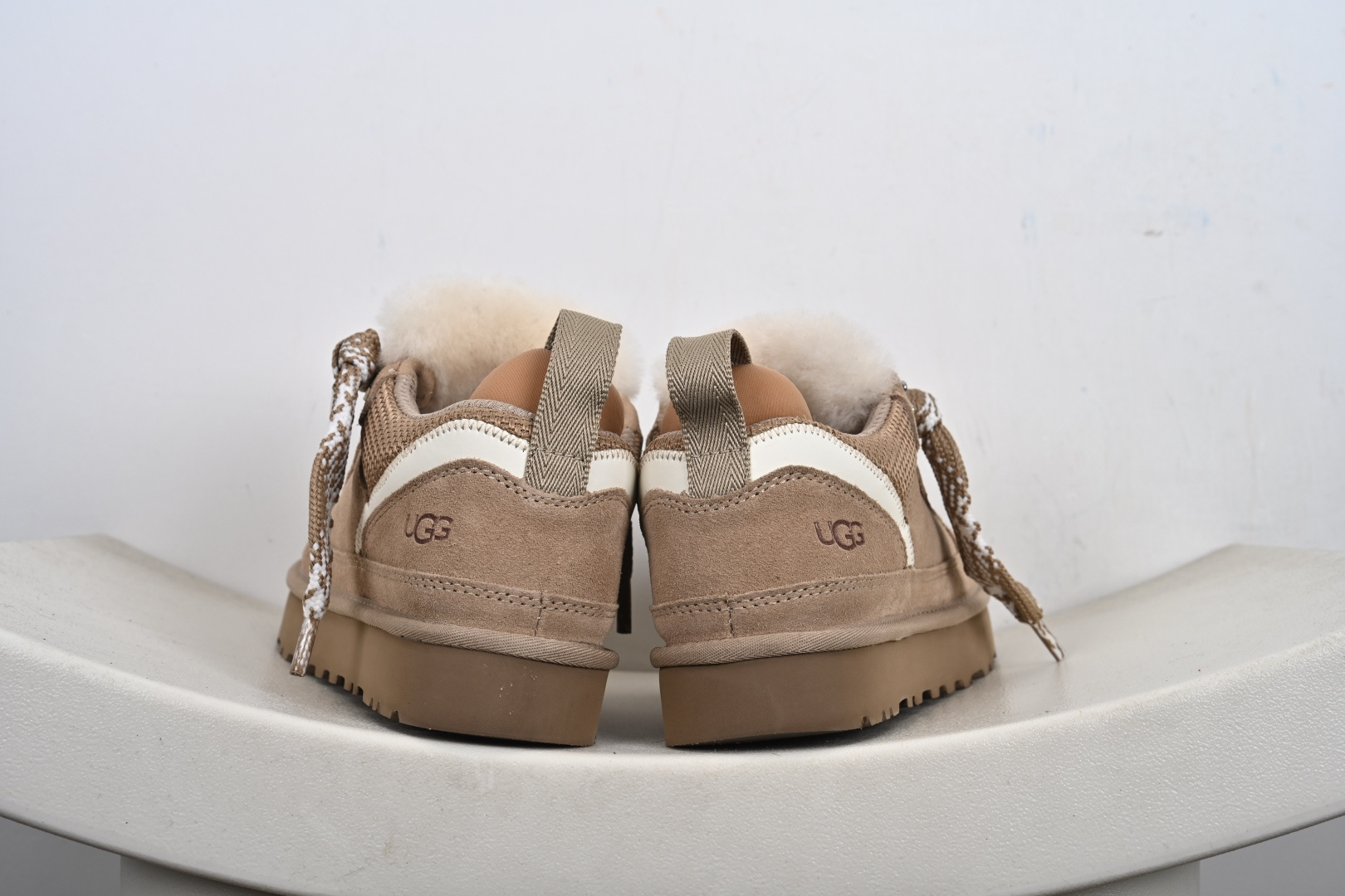 UGG Classic Uitra Mini 梅尔双色拼接鞋带低帮休闲鞋 1144032