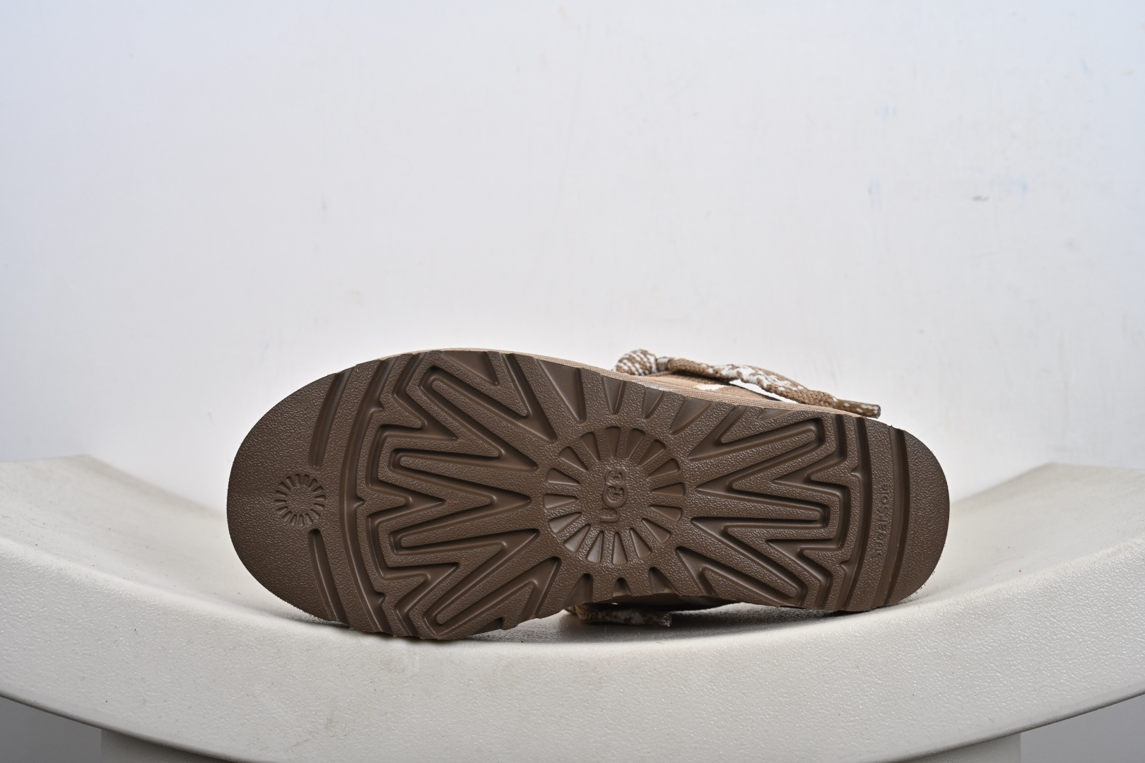 UGG Classic Uitra Mini 梅尔双色拼接鞋带低帮休闲鞋 1144032