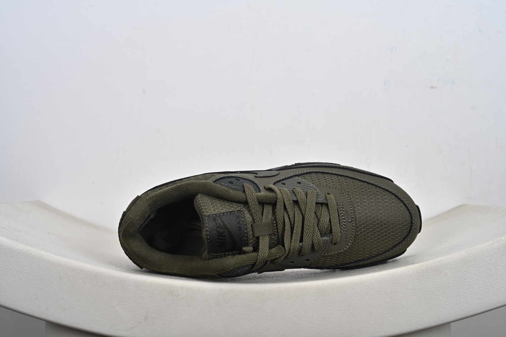 Air Max 90小气垫运动鞋 融合经典设计线条和丰富材质FZ7186 100 HQ3828-200