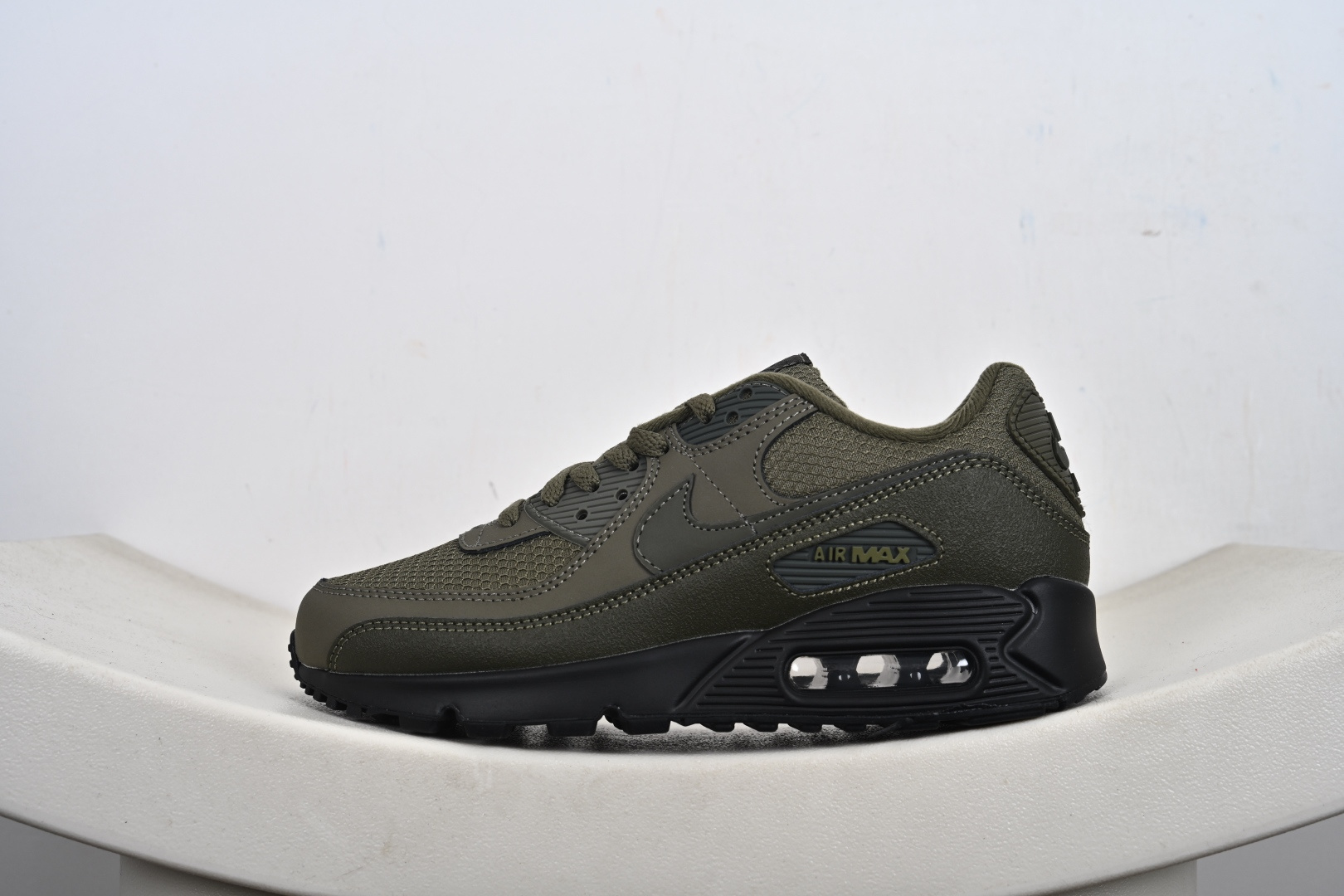 Air Max 90小气垫运动鞋 融合经典设计线条和丰富材质FZ7186 100 HQ3828-200