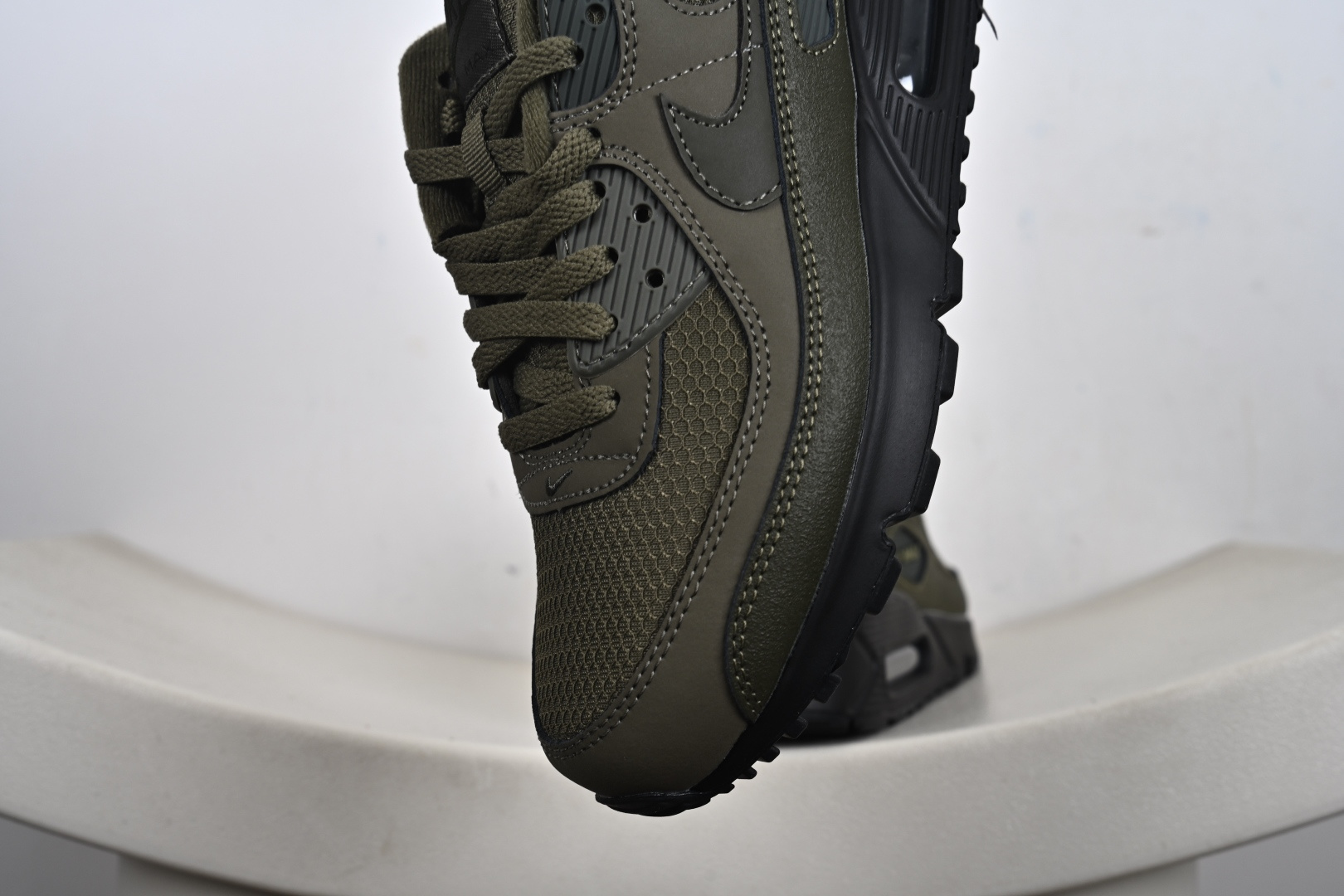 Air Max 90小气垫运动鞋 融合经典设计线条和丰富材质FZ7186 100 HQ3828-200