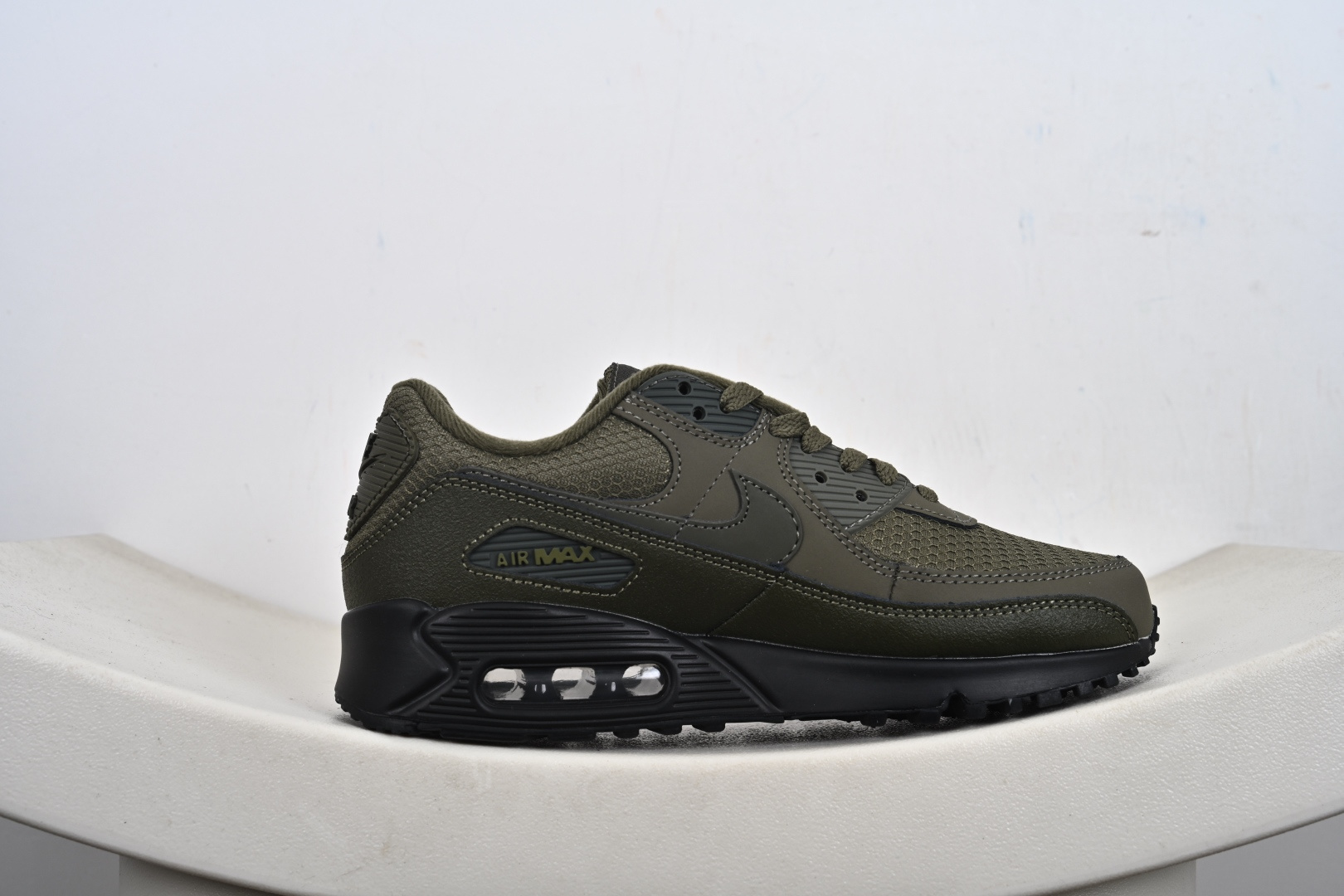 Air Max 90小气垫运动鞋 融合经典设计线条和丰富材质FZ7186 100 HQ3828-200