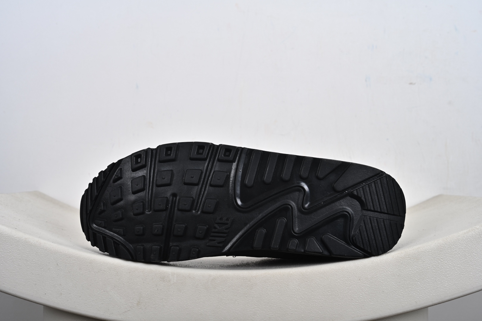 Air Max 90小气垫运动鞋 融合经典设计线条和丰富材质 FZ7186-10 HQ3828-200 CN8490-003