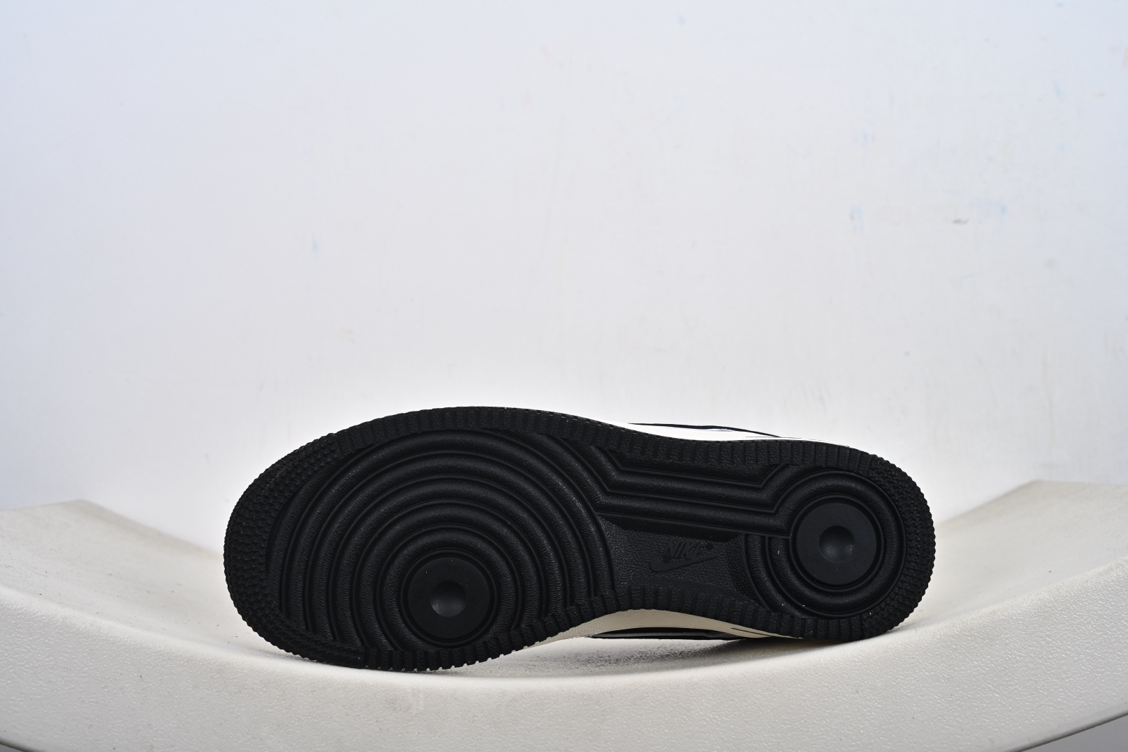 240 定制版Nike Air Force 1'07 Low 空军一号低帮休闲板鞋 SS1979-003-Chinese UA Cheap High Quatity Brand Clothes Bags handbags Sneakers wholesale wholesaler seller from China Factory suppliers Fashion Clothing Shoes best Quality Beautiful Price 240 定制版Nike Air Force 1'07 Low 空军一号低帮休闲板鞋 SS1979-003