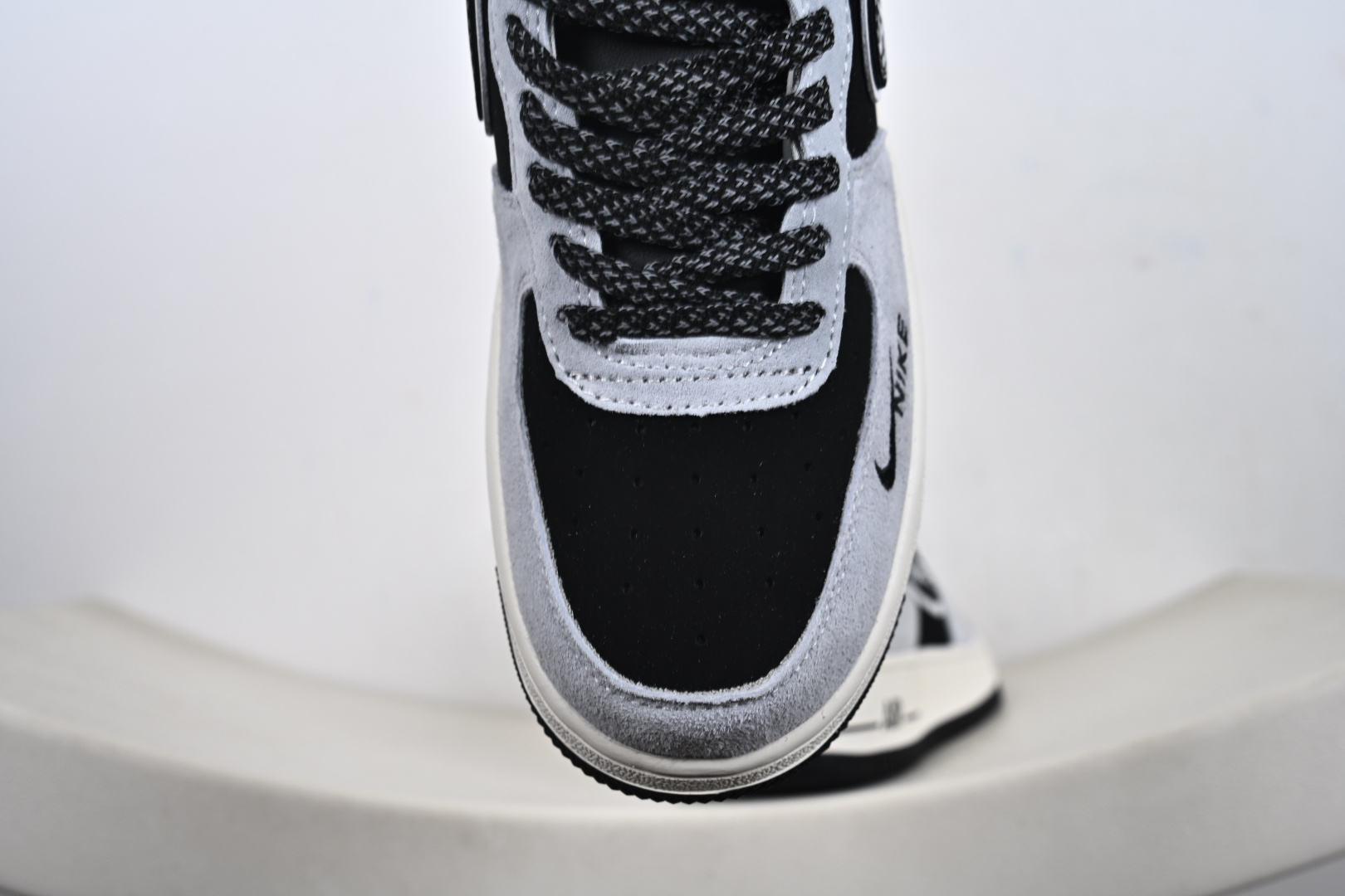 240 定制版Nike Air Force 1'07 Low 空军一号低帮休闲板鞋 SS1979-003-Chinese UA Cheap High Quatity Brand Clothes Bags handbags Sneakers wholesale wholesaler seller from China Factory suppliers Fashion Clothing Shoes best Quality Beautiful Price 240 定制版Nike Air Force 1'07 Low 空军一号低帮休闲板鞋 SS1979-003