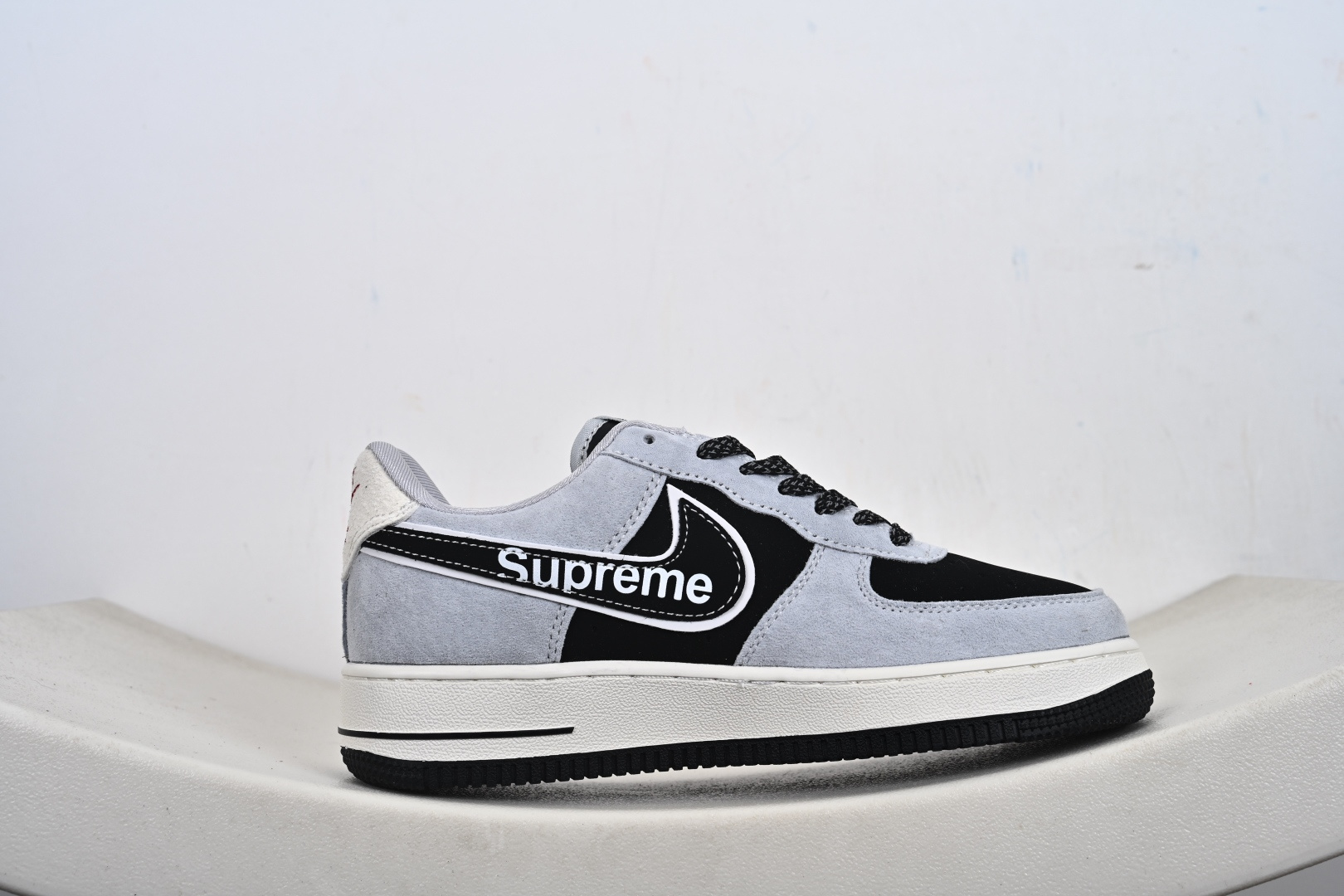 240 定制版Nike Air Force 1'07 Low 空军一号低帮休闲板鞋 SS1979-003-Chinese UA Cheap High Quatity Brand Clothes Bags handbags Sneakers wholesale wholesaler seller from China Factory suppliers Fashion Clothing Shoes best Quality Beautiful Price 240 定制版Nike Air Force 1'07 Low 空军一号低帮休闲板鞋 SS1979-003