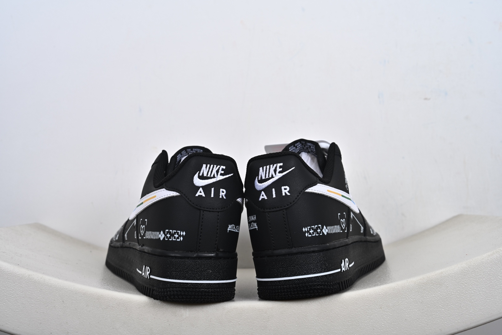 240 Nike Air Force 1‘07 Low 空军低休帮闲板鞋 ZH0316-149-Chinese UA Cheap High Quatity Brand Clothes Bags handbags Sneakers wholesale wholesaler seller from China Factory suppliers Fashion Clothing Shoes best Quality Beautiful Price 240 Nike Air Force 1‘07 Low 空军低休帮闲板鞋 ZH0316-149