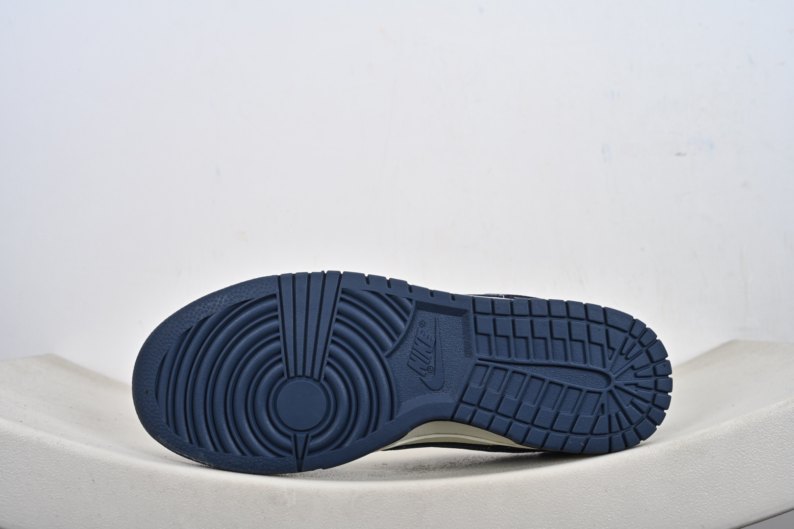 Nike SB Dunk Low YF9511-920