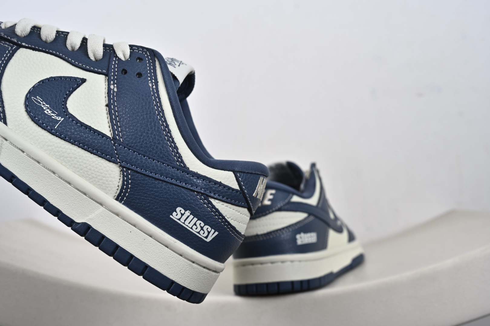 Nike SB Dunk Low YF9511-920