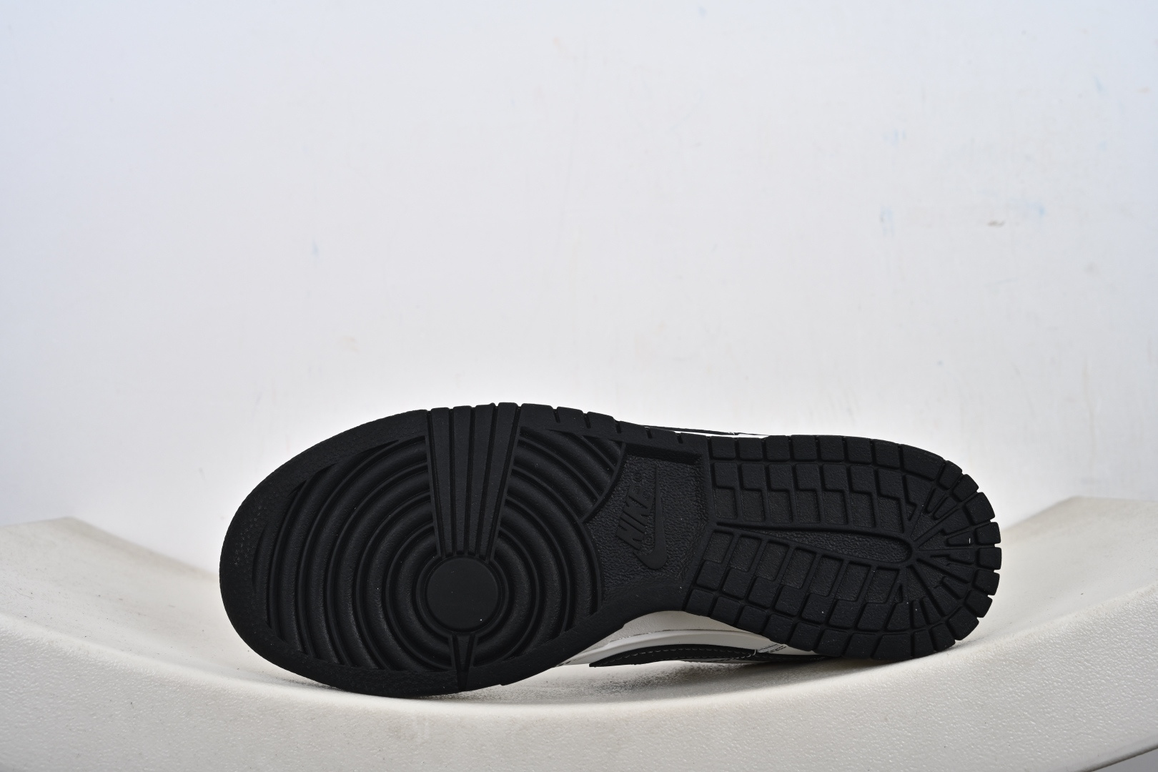 NIKE DUNK LOW RETRO 白黑联名 WB0414-026