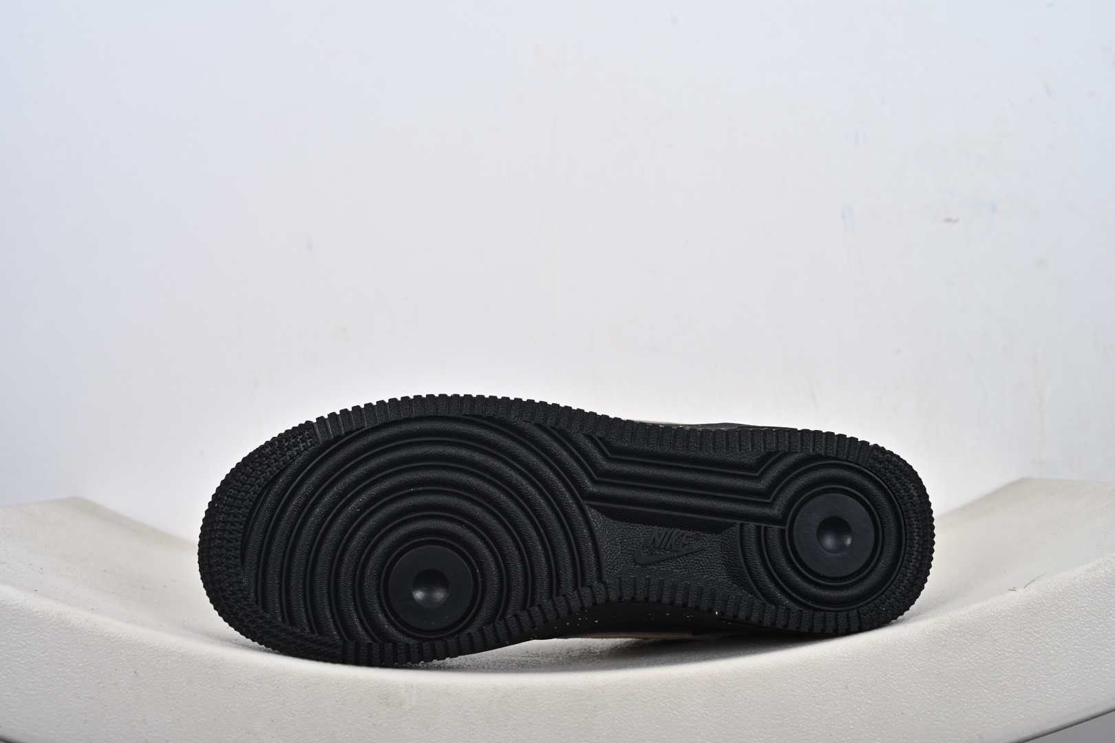 NIke Air Force 1 '07 Low “LV联名--墨黑星点” 空军一号低帮 运动鞋 休闲鞋 NH0601-586