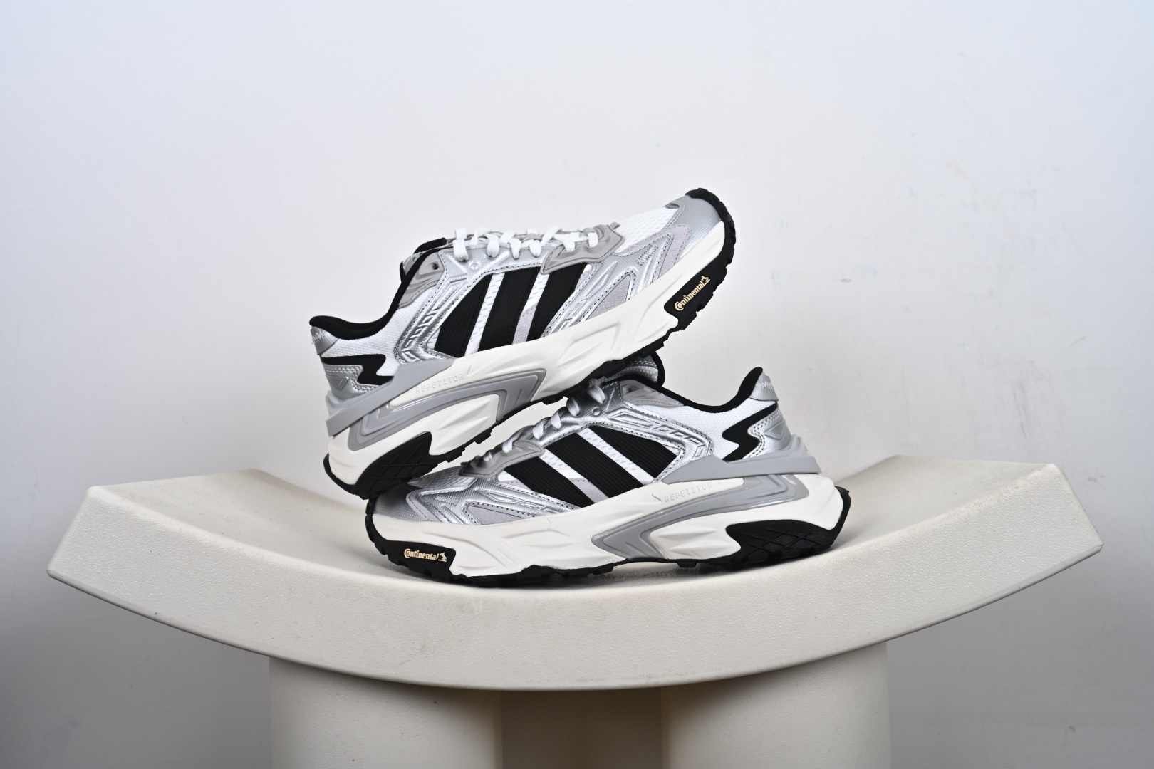 升级版 AdidXLG StoEdge 阿迪复古透气休闲老爹鞋 JS0059