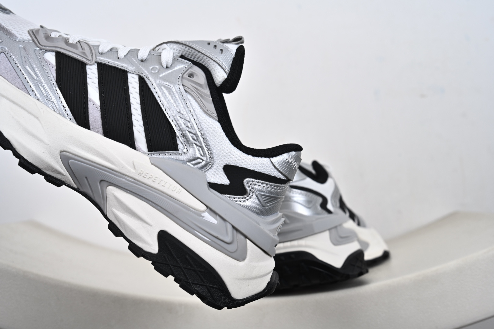 升级版 AdidXLG StoEdge 阿迪复古透气休闲老爹鞋 JS0059