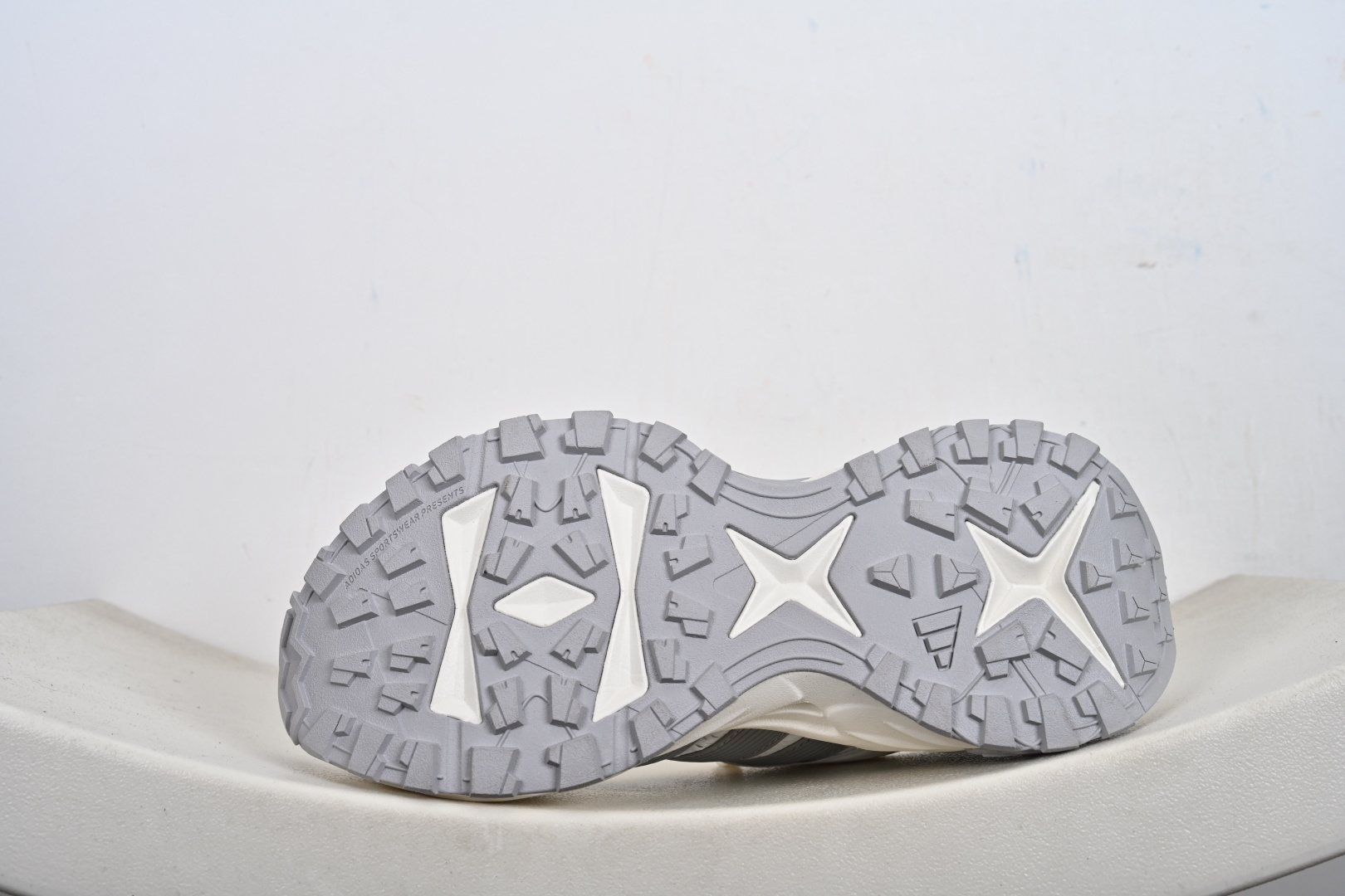 200 升级版 AdidXLG StoEdge 阿迪复古透气休闲老爹鞋 JS0059 JQ4083-Chinese UA Cheap High Quatity Brand Clothes Bags handbags Sneakers wholesale wholesaler seller from China Factory suppliers Fashion Clothing Shoes best Quality Beautiful Price 200 升级版 AdidXLG StoEdge 阿迪复古透气休闲老爹鞋 JS0059 JQ4083