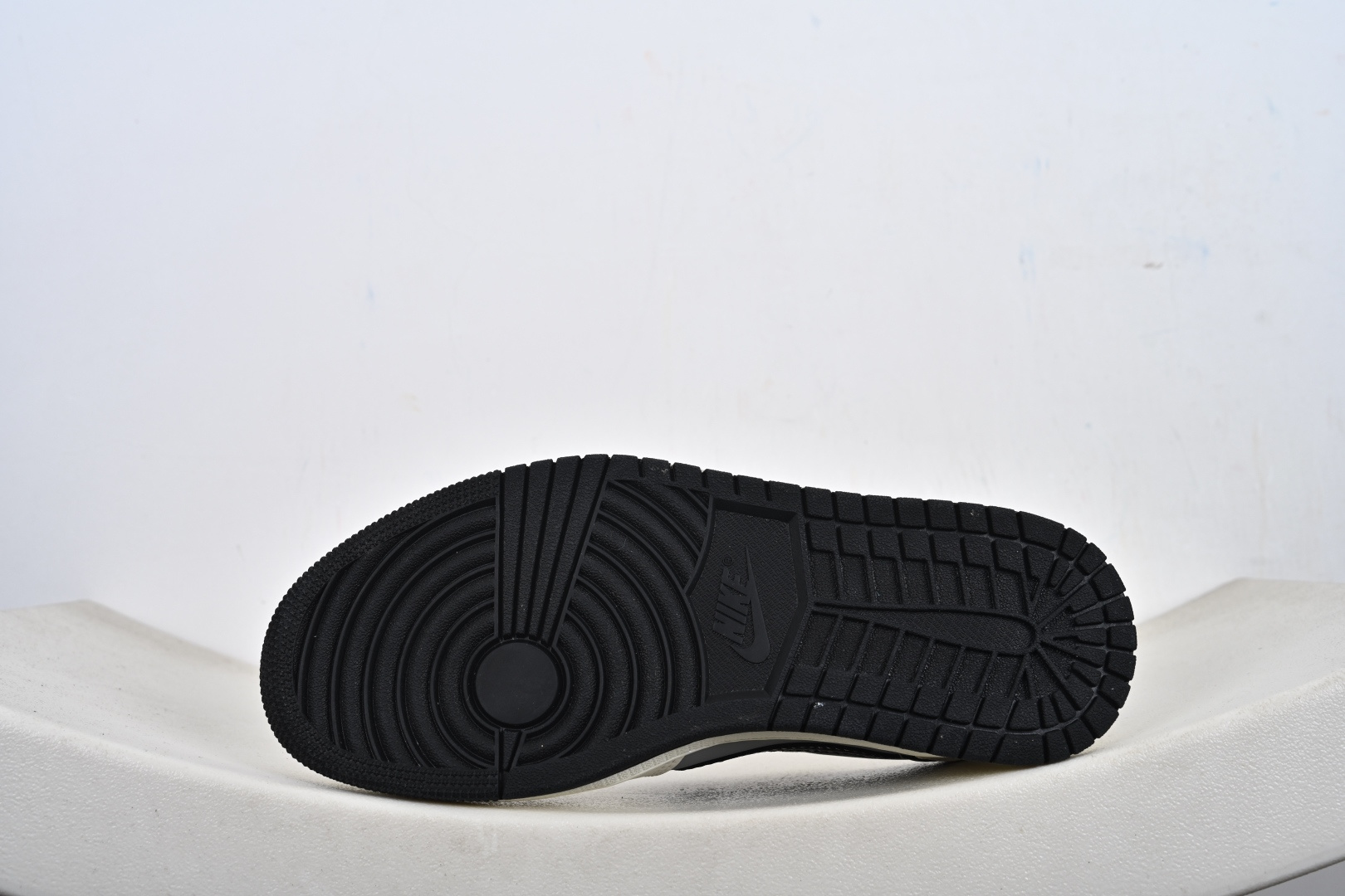 Air Jordan 1 Low AJ1 乔1 高端定制 低帮复古篮球鞋 DZ2688-005