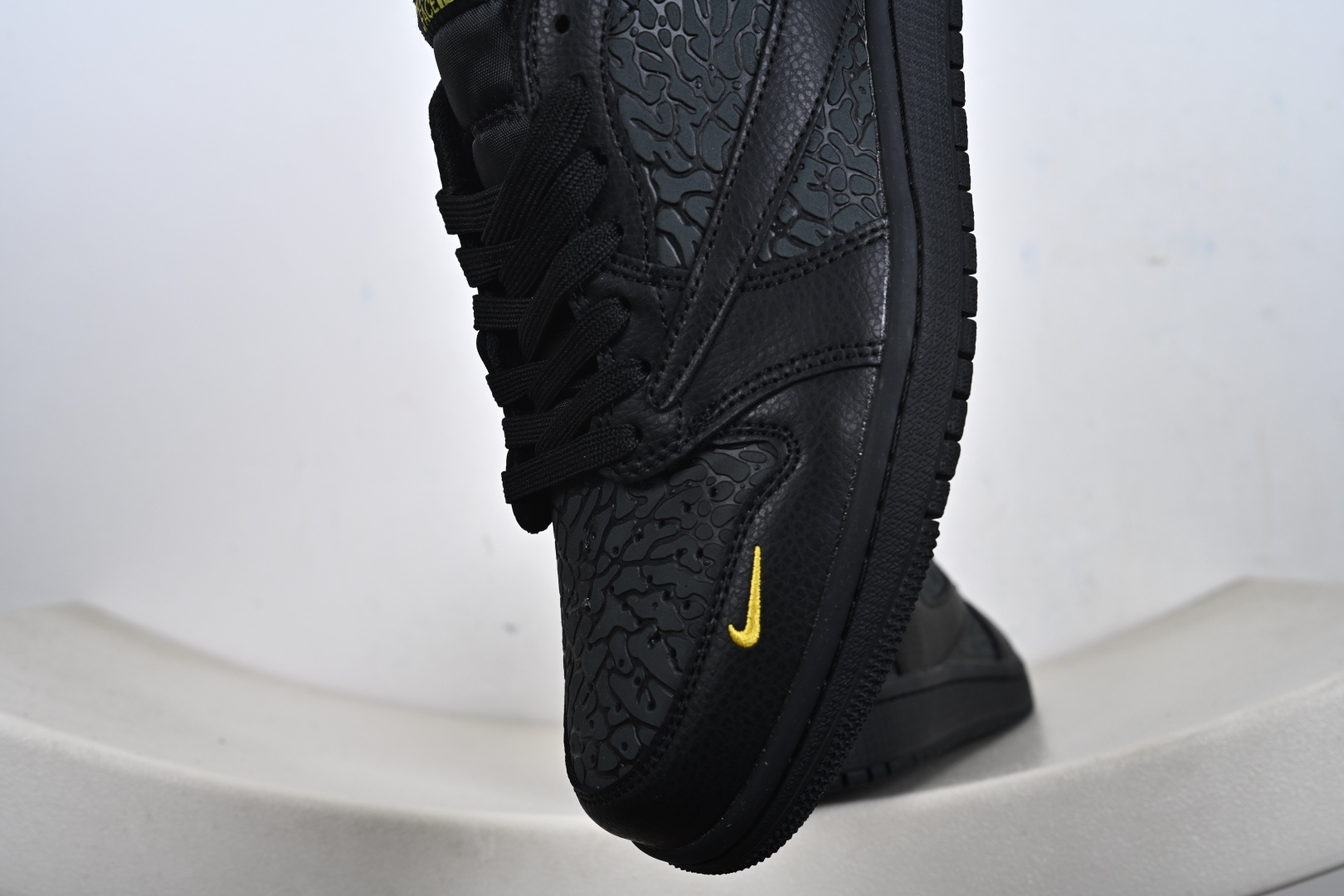 260 Nike Air Jordan 1 x Travis Scott AJ1倒勾 乔一倒钩 ‘DIY’定制 耐克 低帮文化篮球鞋 DZ5899-043-Chinese UA Cheap High Quatity Brand Clothes Bags handbags Sneakers wholesale wholesaler seller from China Factory suppliers Fashion Clothing Shoes best Quality Beautiful Price 260 Nike Air Jordan 1 x Travis Scott AJ1倒勾 乔一倒钩 ‘DIY’定制 耐克 低帮文化篮球鞋 DZ5899-043