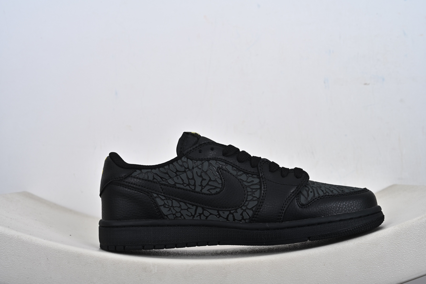 260 Nike Air Jordan 1 x Travis Scott AJ1倒勾 乔一倒钩 ‘DIY’定制 耐克 低帮文化篮球鞋 DZ5899-043-Chinese UA Cheap High Quatity Brand Clothes Bags handbags Sneakers wholesale wholesaler seller from China Factory suppliers Fashion Clothing Shoes best Quality Beautiful Price 260 Nike Air Jordan 1 x Travis Scott AJ1倒勾 乔一倒钩 ‘DIY’定制 耐克 低帮文化篮球鞋 DZ5899-043