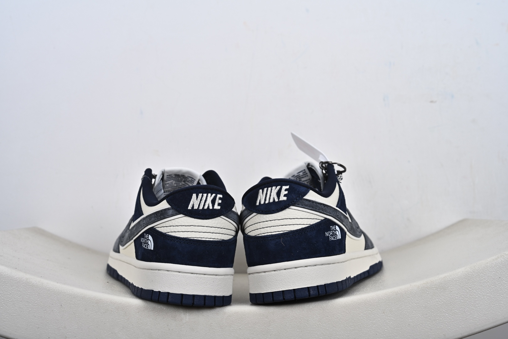 Nike SB Dunk Low 北面联名 米灰蓝笑脸 周年高端定制 低帮休闲板鞋 MN1688-102