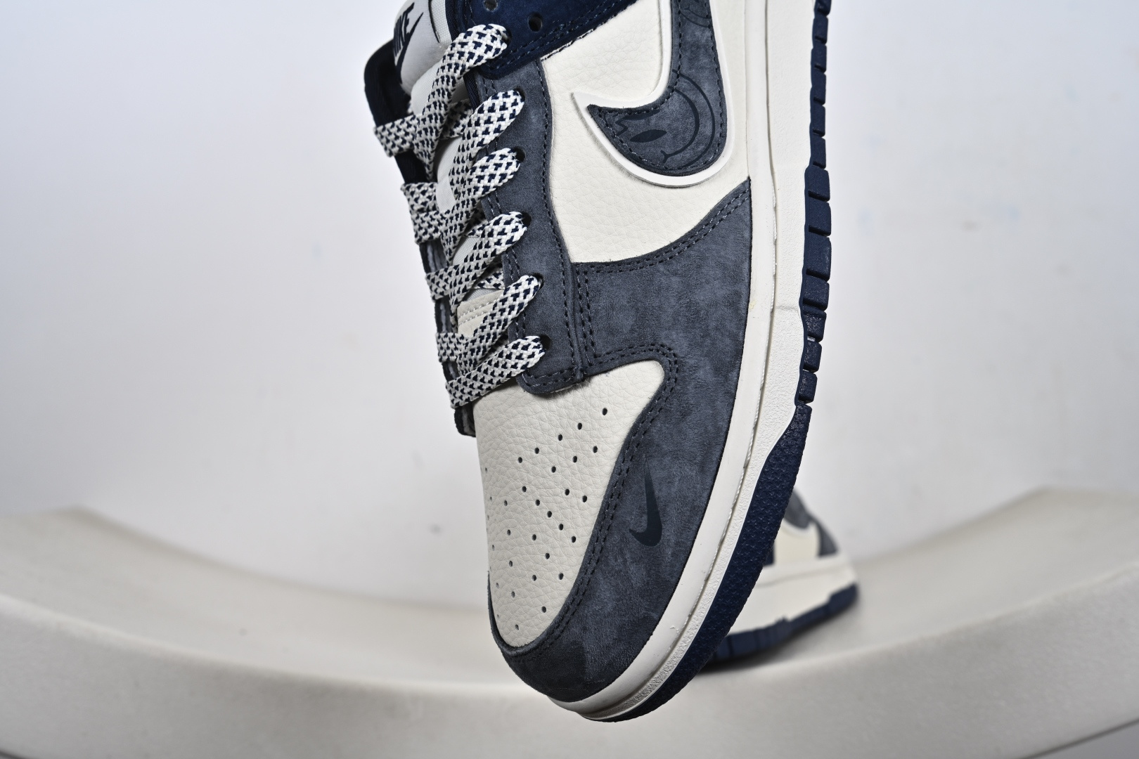 Nike SB Dunk Low 北面联名 米灰蓝笑脸 周年高端定制 低帮休闲板鞋 MN1688-102