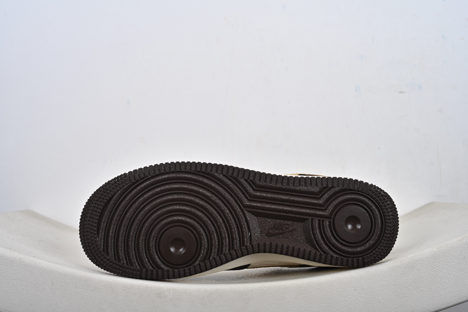 Nike Air Force 1'07 Low 联名 棕白金 空军一号低帮休闲板鞋 KD1688-001