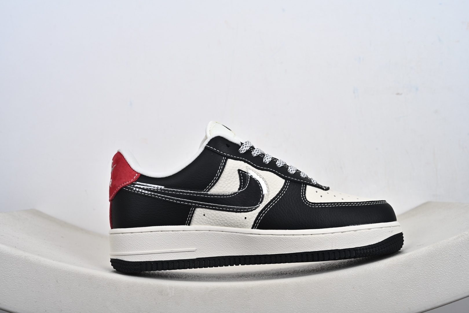 240 NIke Air Force 1 '07 Low “Supreme联名-米黑红TPU”空军一号 低帮 运动鞋 DF0188-106