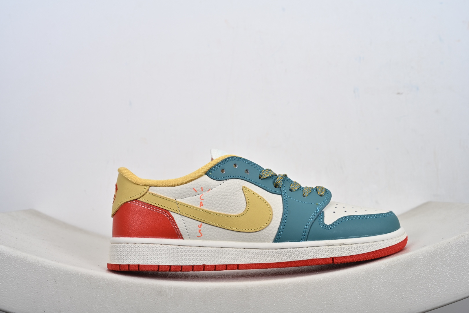 Gucci x Travis Scott x Air Jordan 1 Low AJ1 乔丹1代低帮倒钩古驰联名多彩拼接 XB1979-025