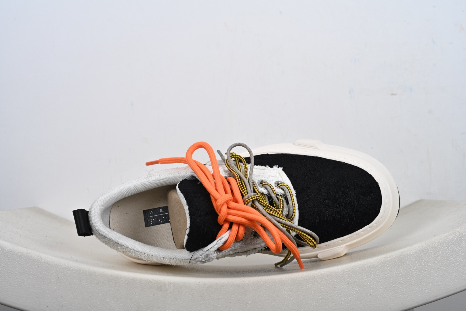 VESSEL｜雪花酥Snowflake厚底增高板鞋 用「雪花酥」灵感颠覆传统板鞋基因