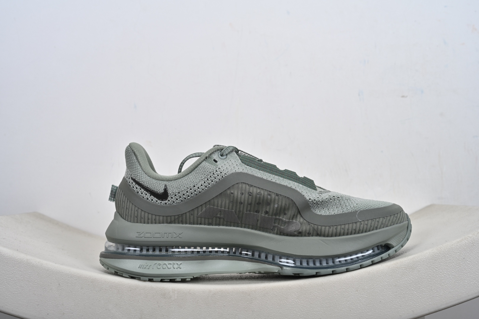 NIKE PEGASUS PREMIUM 耐克 新气款垫缓震休跑闲步鞋 Pegasus Premium HQ2592-300