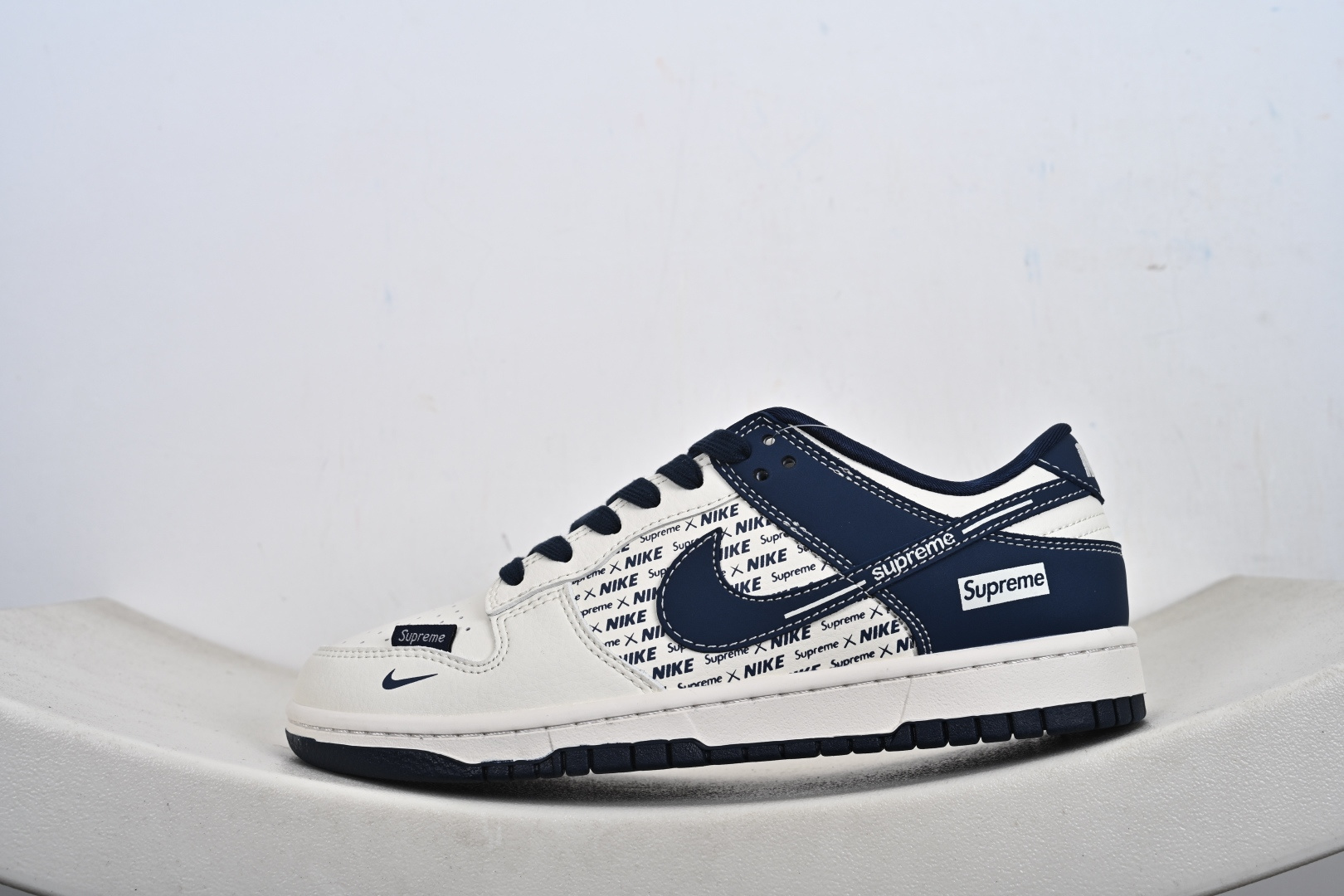 Nike SB Dunk Low Supreme联名 XD1588-238