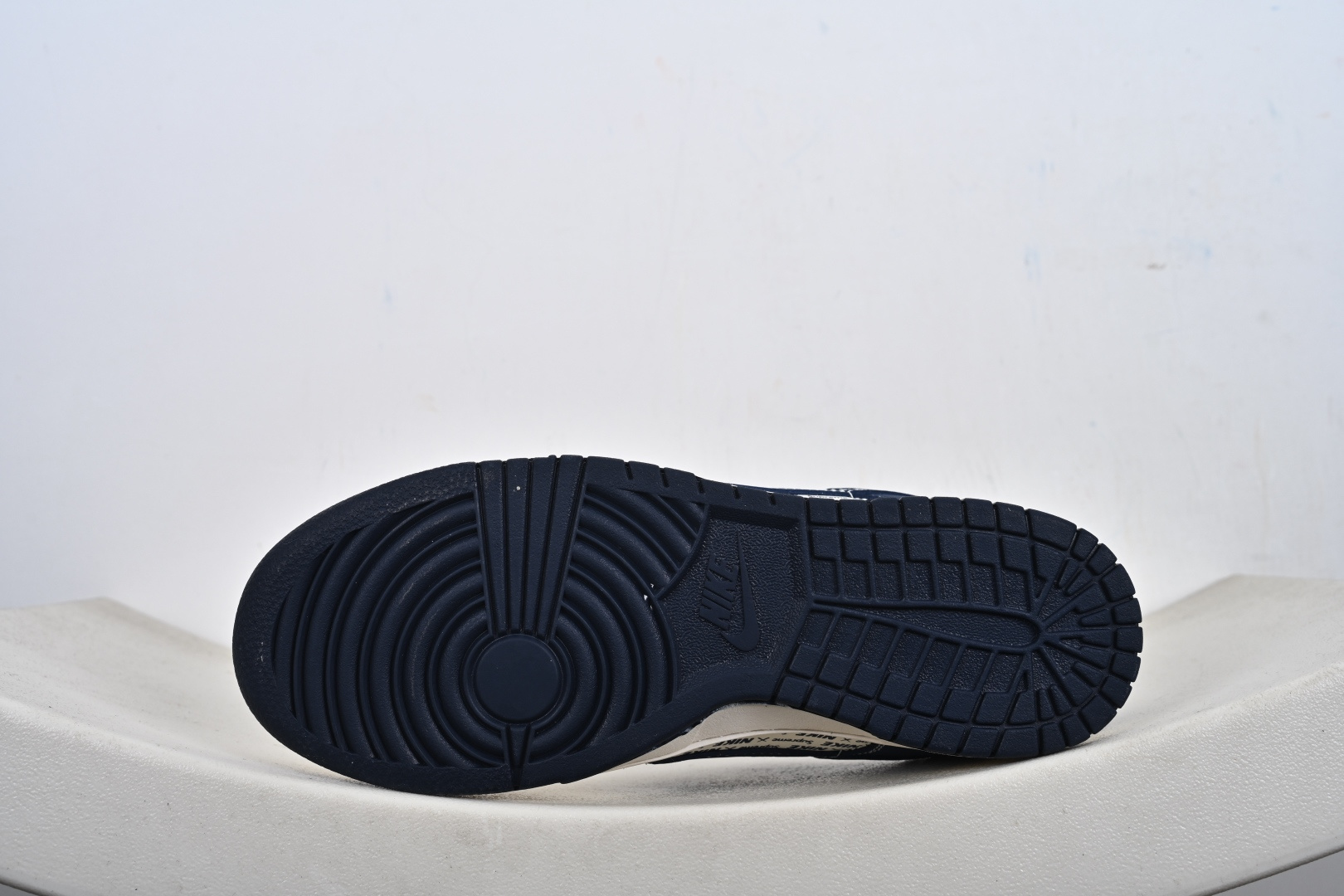 Nike SB Dunk Low Supreme联名 XD1588-238